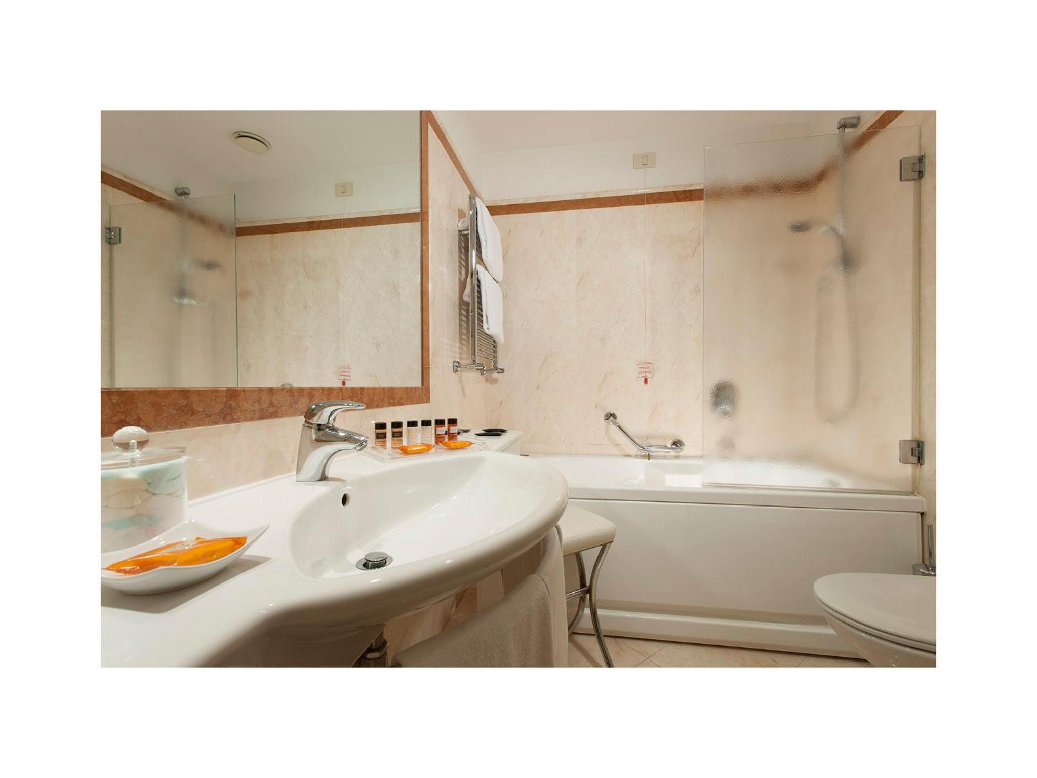 Double Room (1 Adult) photo 2