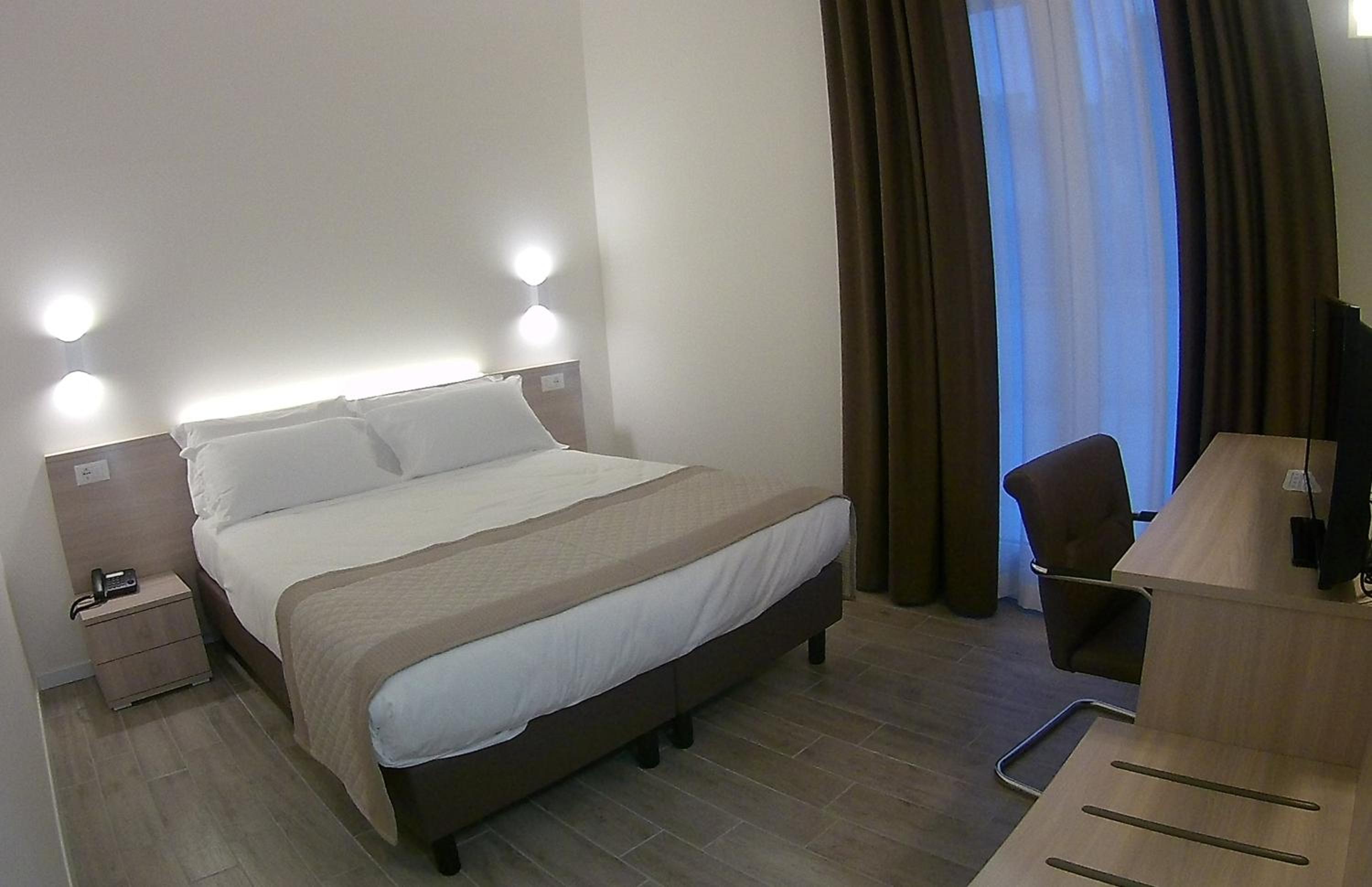 Superior Double or Twin Room - Photo 8