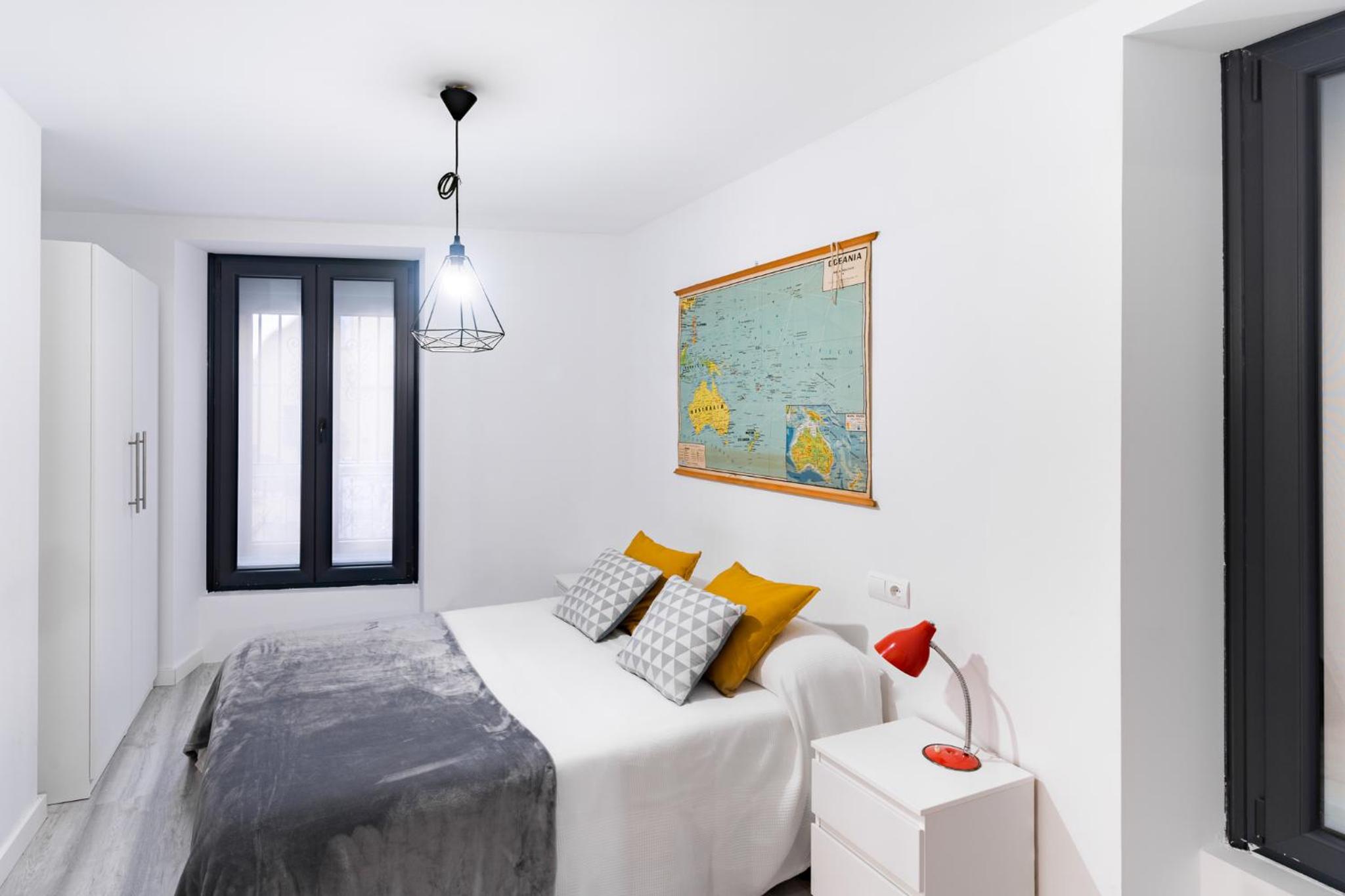 One-Bedroom Apartment - Photo 1
