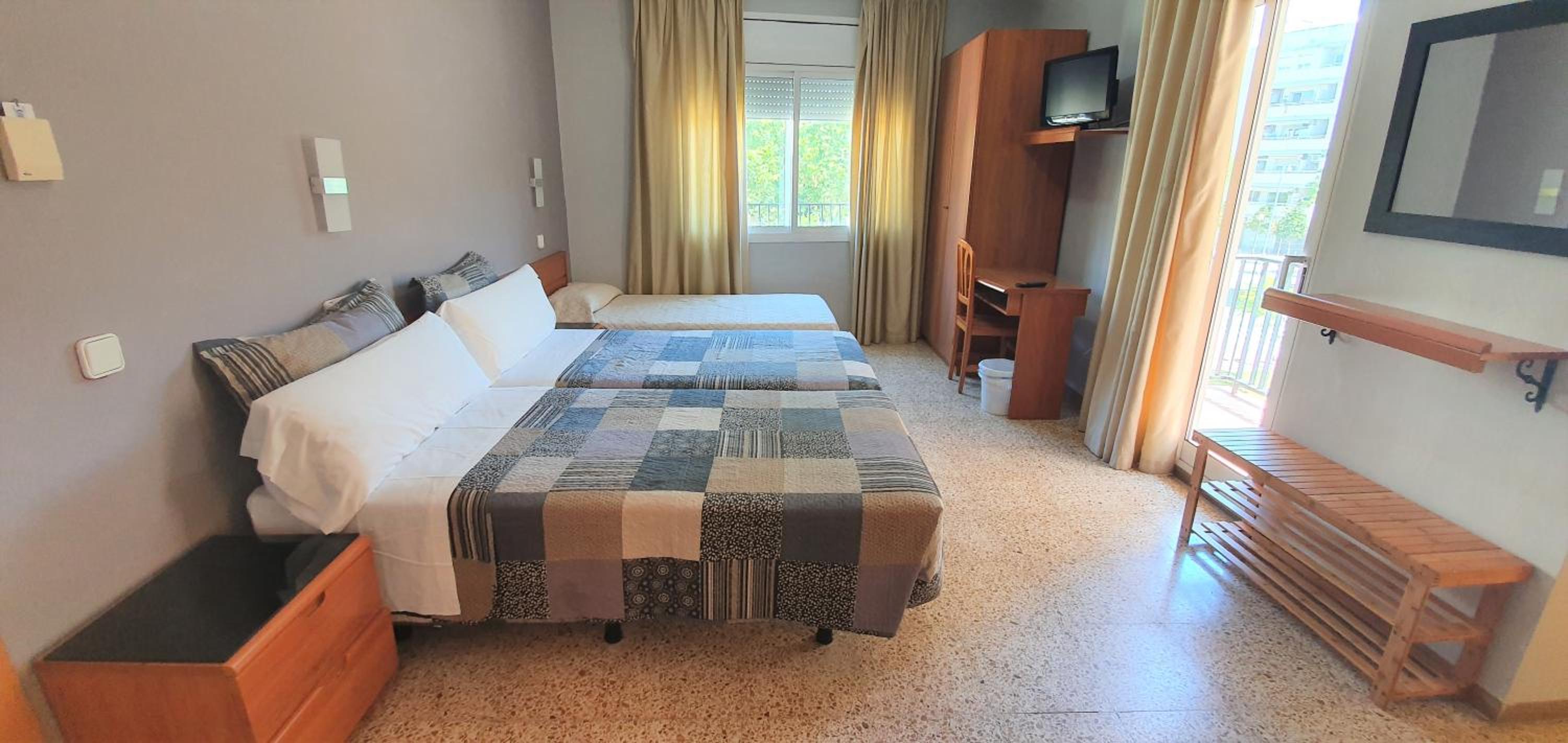 Family Double Room - Photo 2