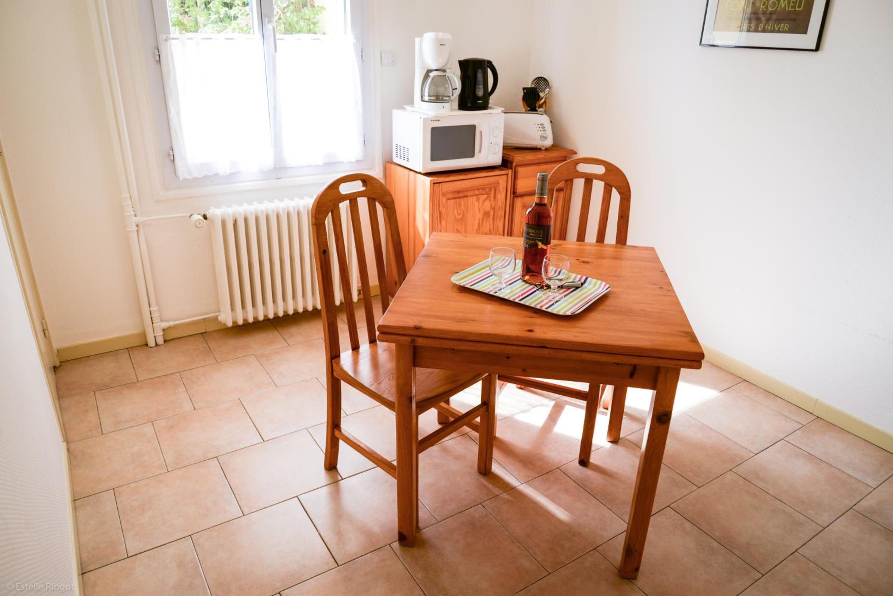 One-Bedroom Apartment with Terrace photo 2