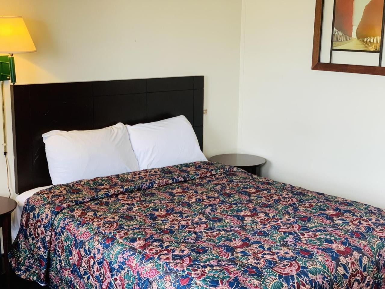 Deluxe King Room - Photo 2