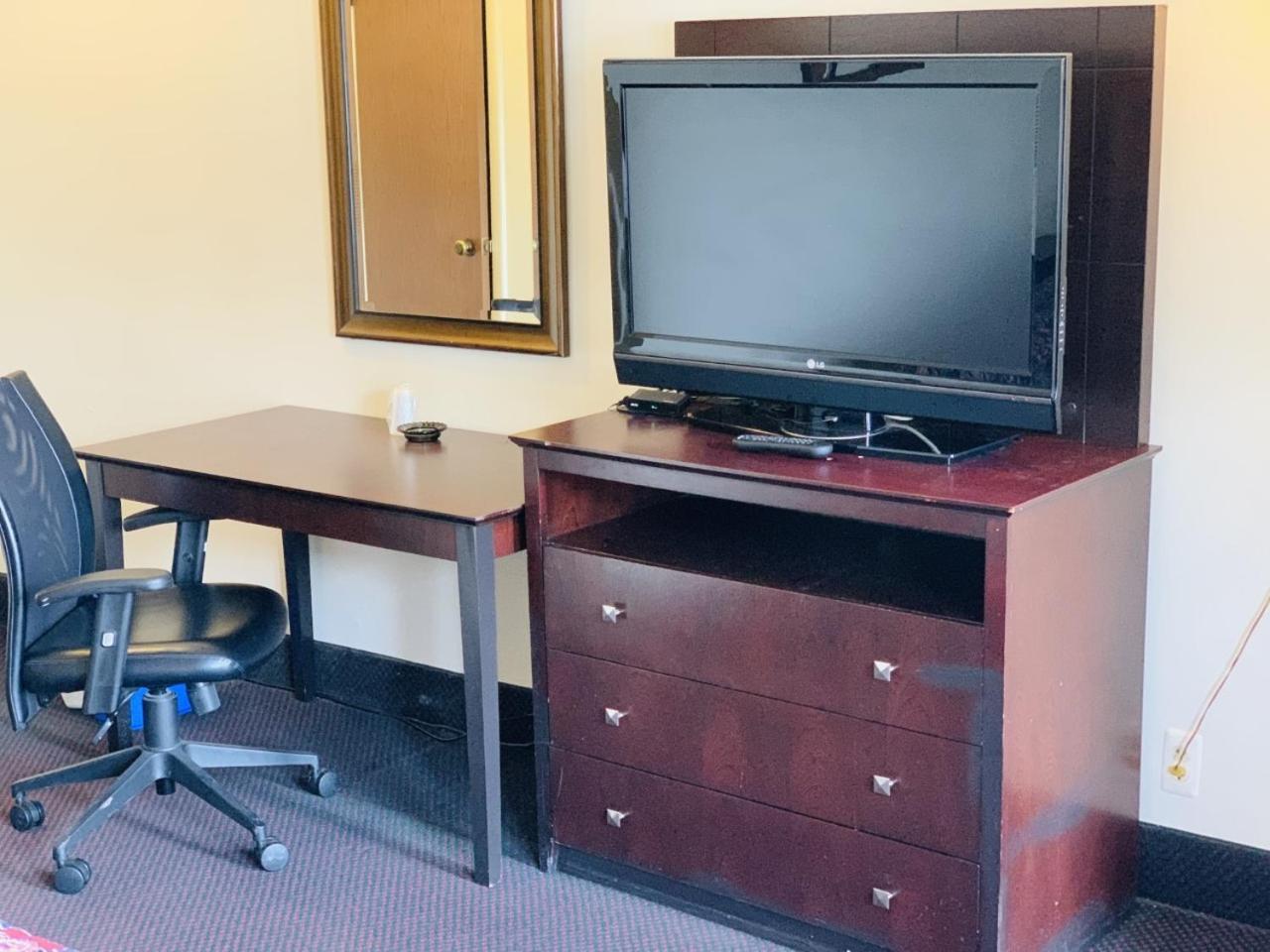 Deluxe King Room - Photo 1