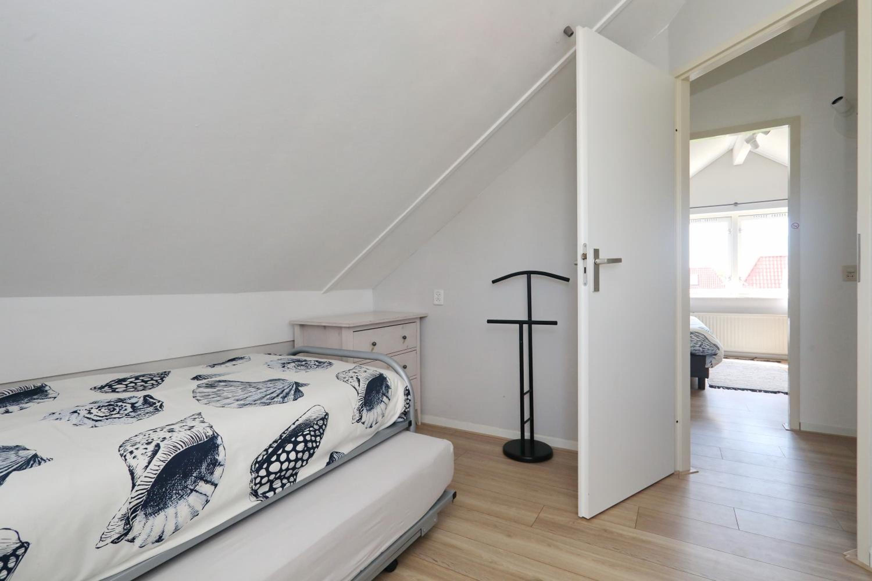 Three-Bedroom House - Photo 5