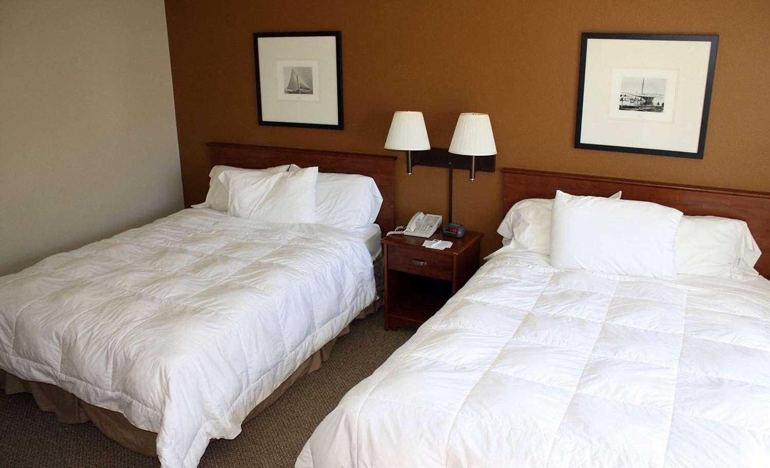 Queen Room with Two Queen Beds - Non-Smoking