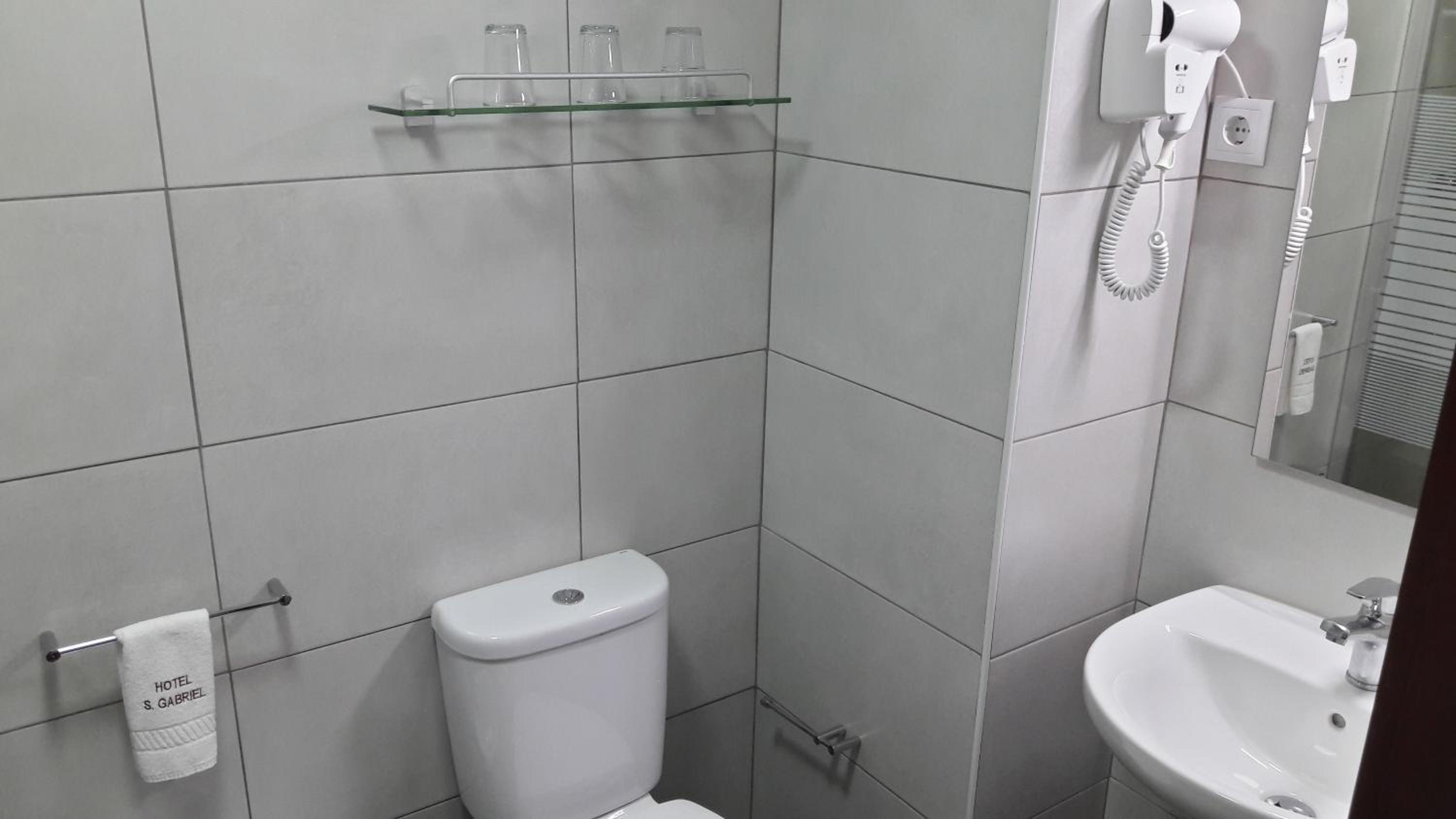 Double Room - Photo 6
