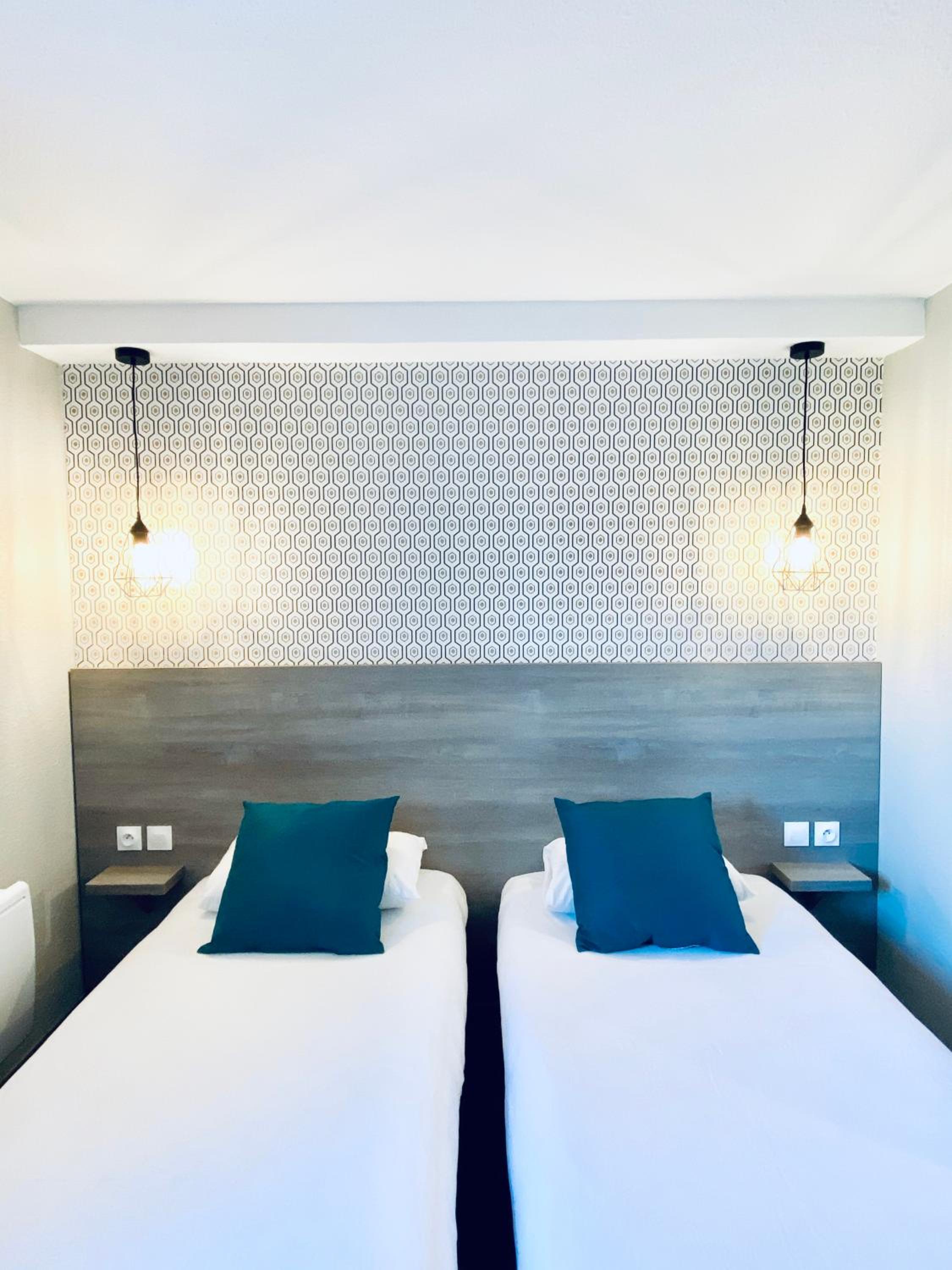 Classic Twin Room - Photo 6