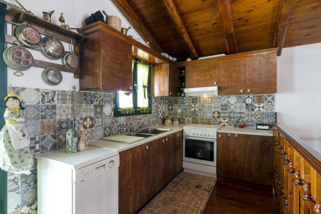 Three-Bedroom House photo 2