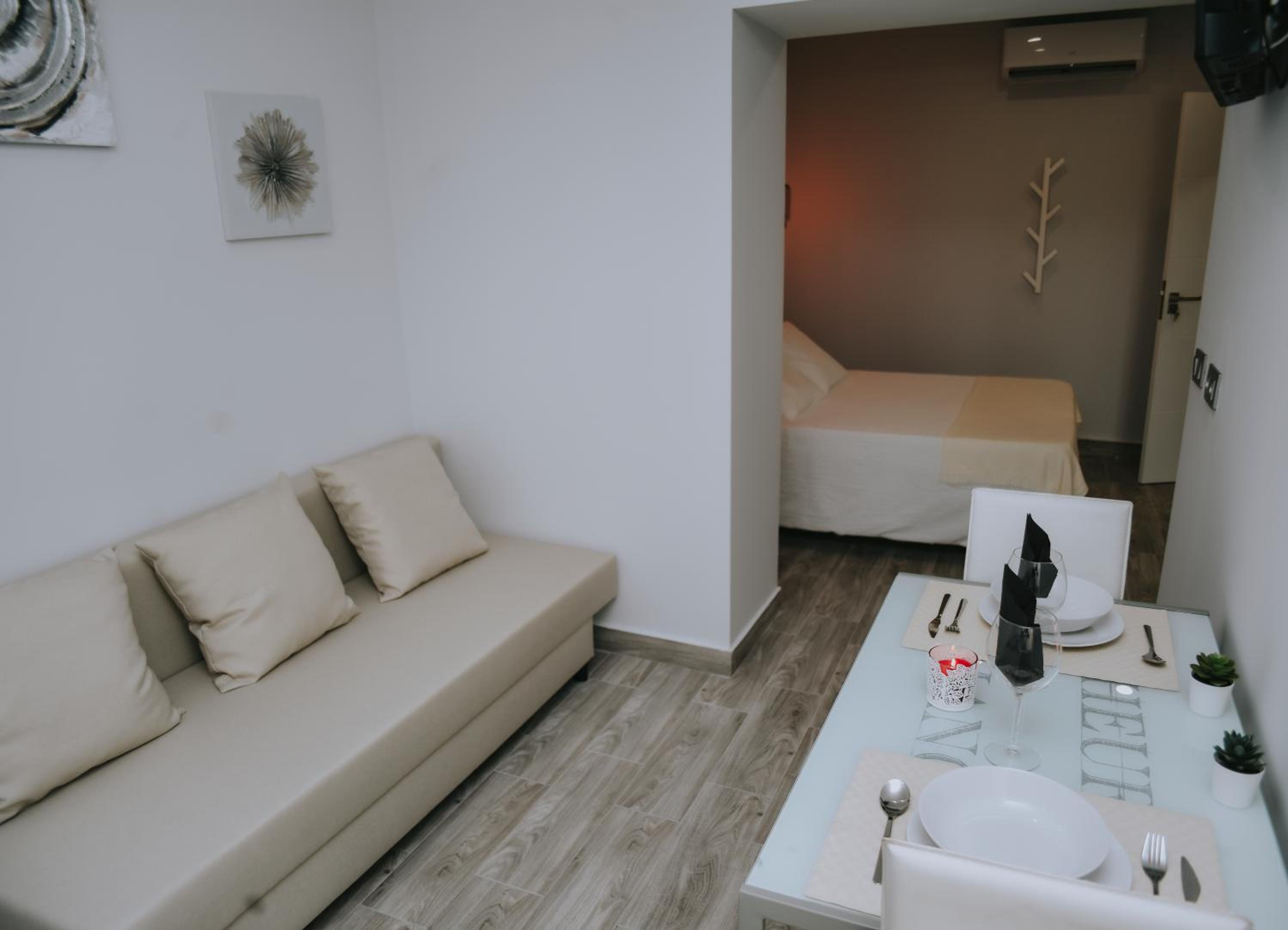 Apartment with Terrace - Jupiter - Photo 20