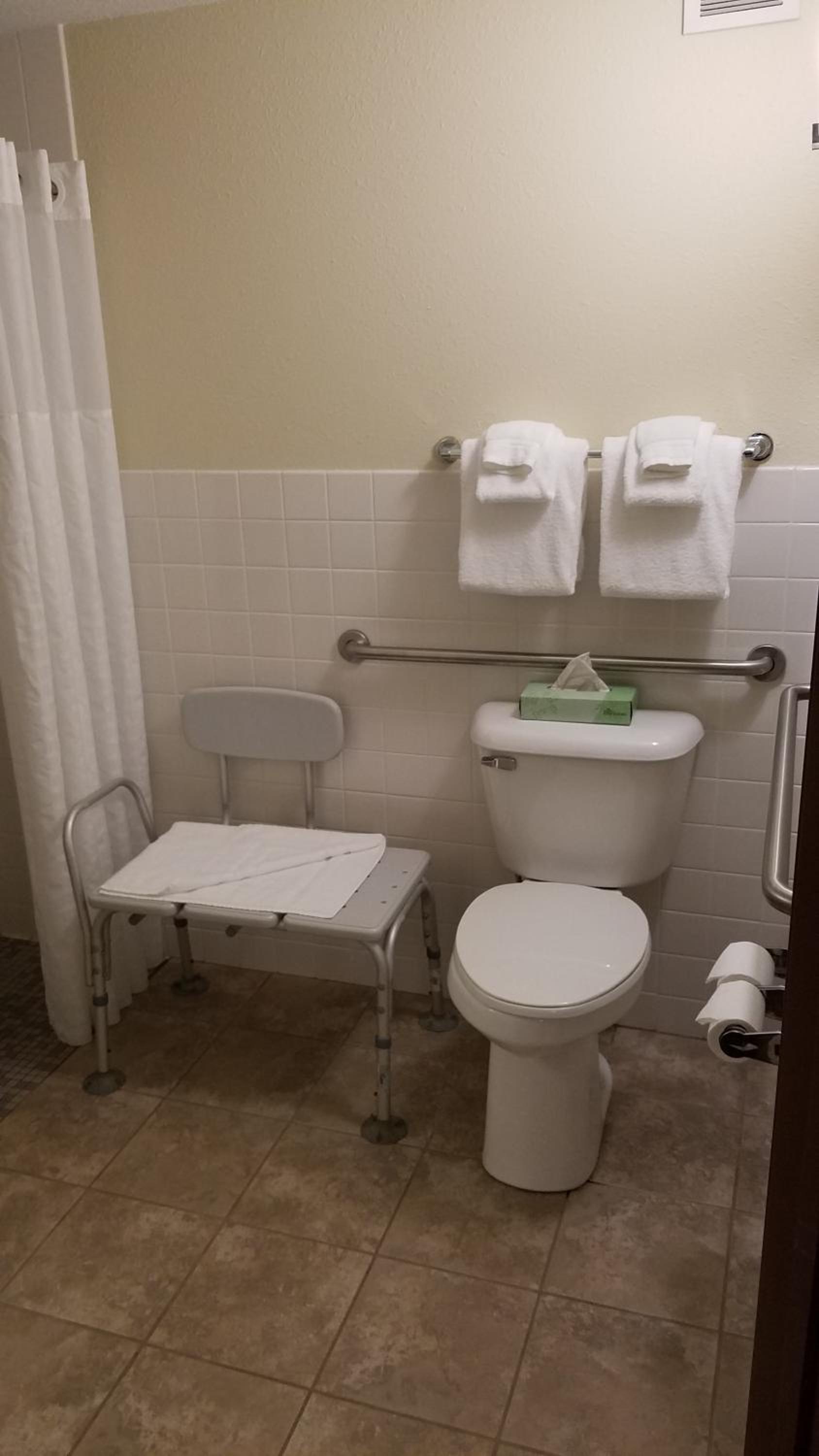 King Room - Mobility Access/Non-Smoking - Photo 2