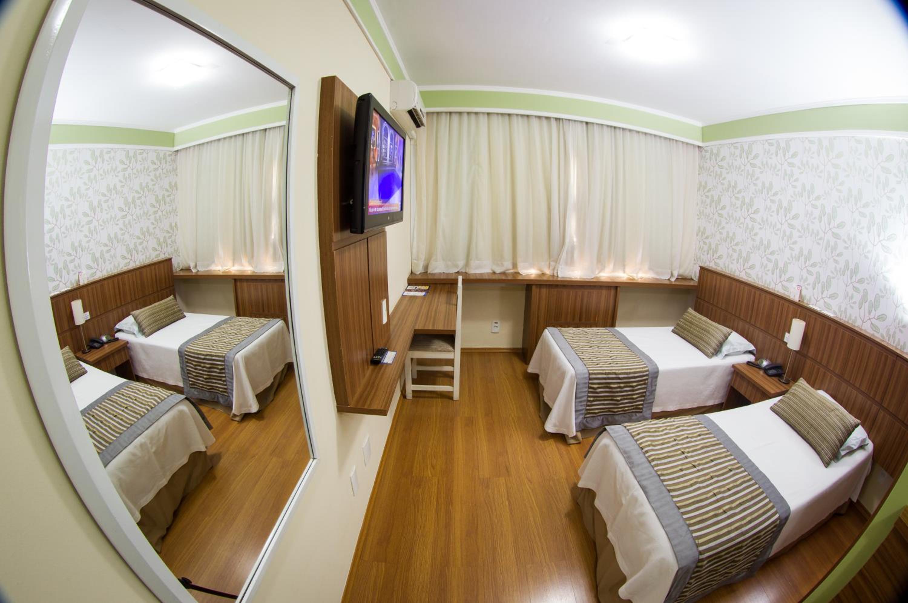 Deluxe Twin Room photo 3