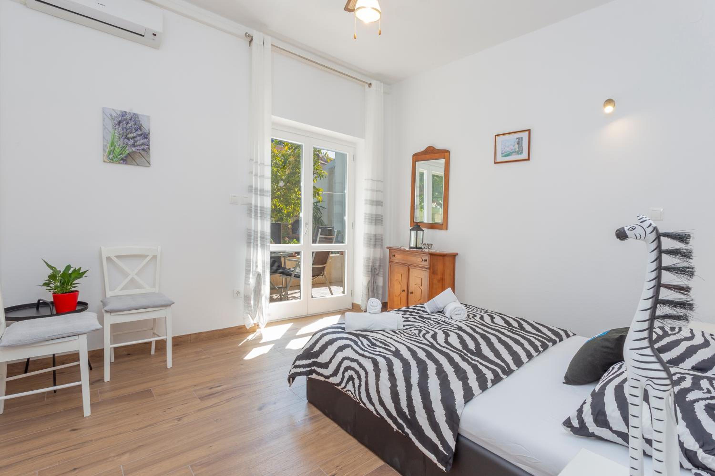 Apartment with Terrace - Photo 1