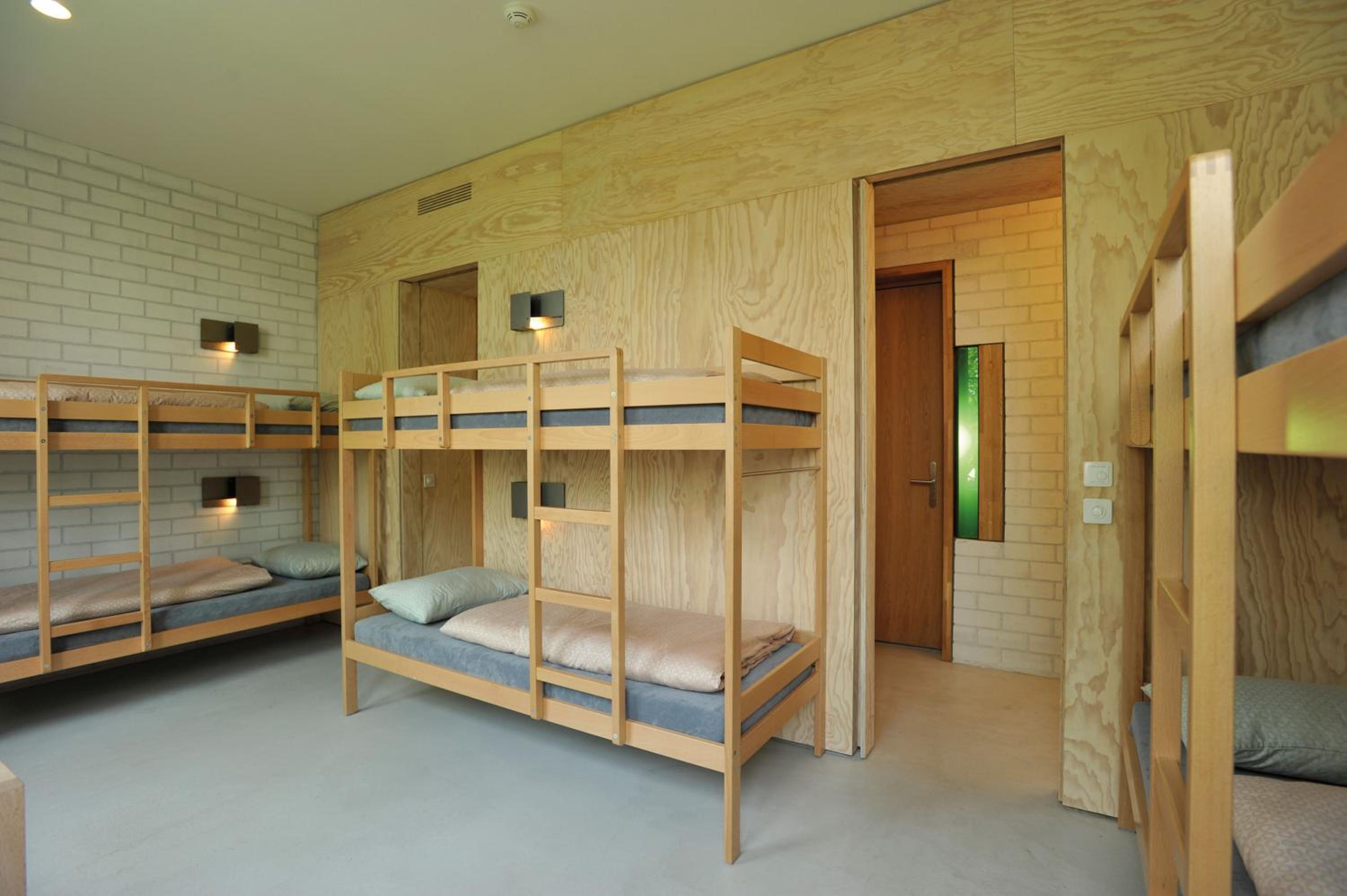 Bed in 6-Bed Dormitory Room photo 2