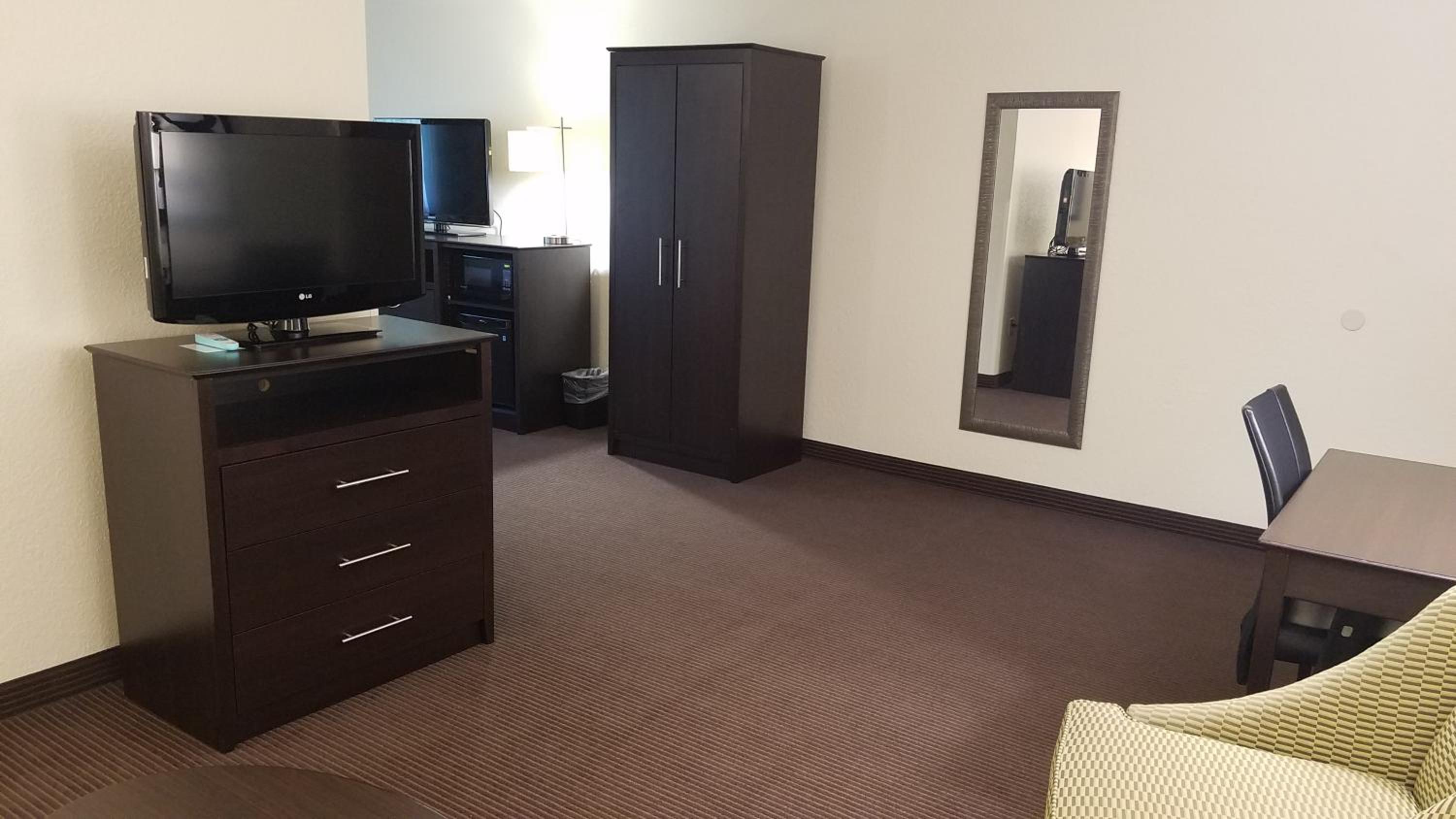 Premier King Suite - Non-Smoking - Photo 1