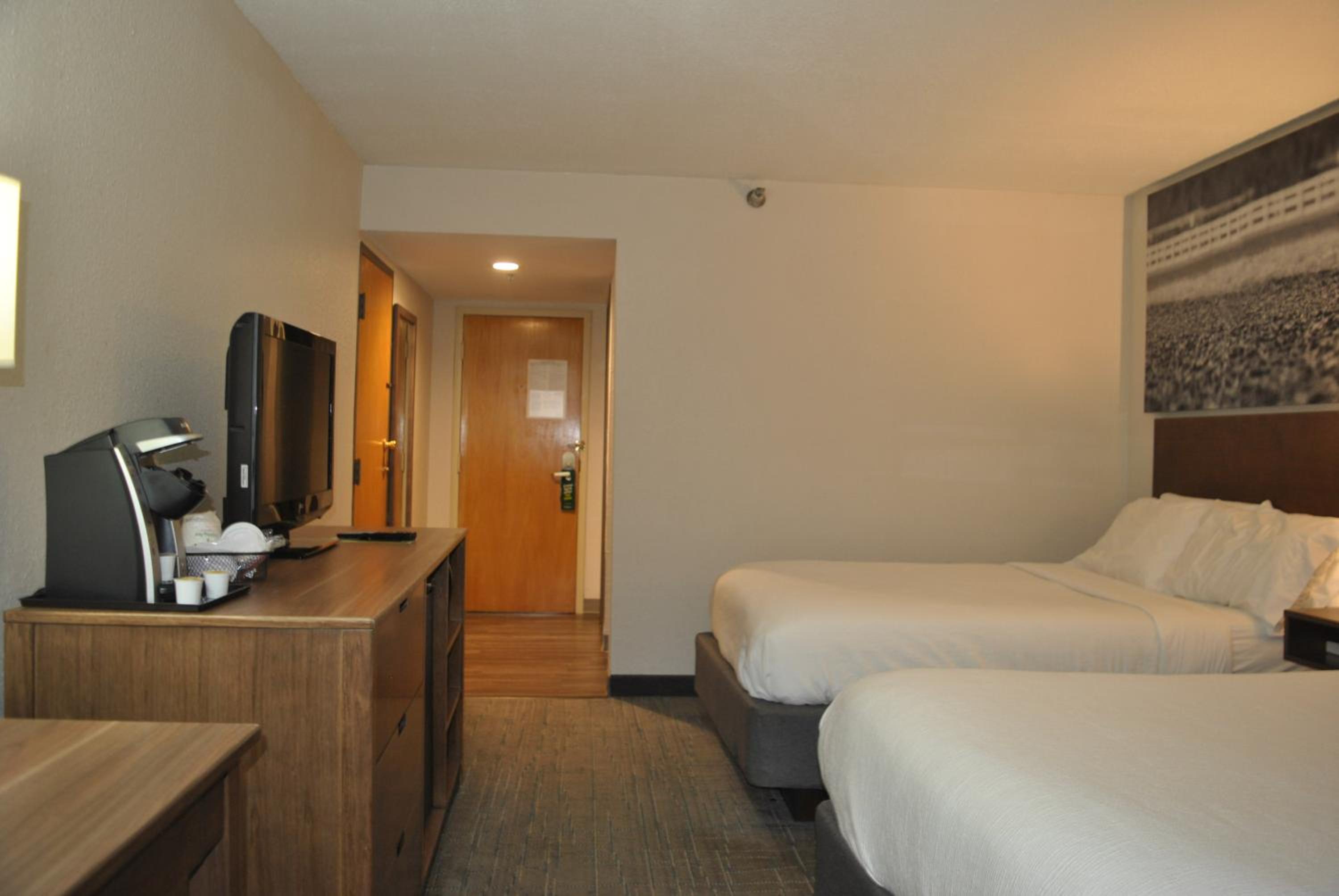 Double Room with Two Double Beds - Non-Smoking - Photo 2