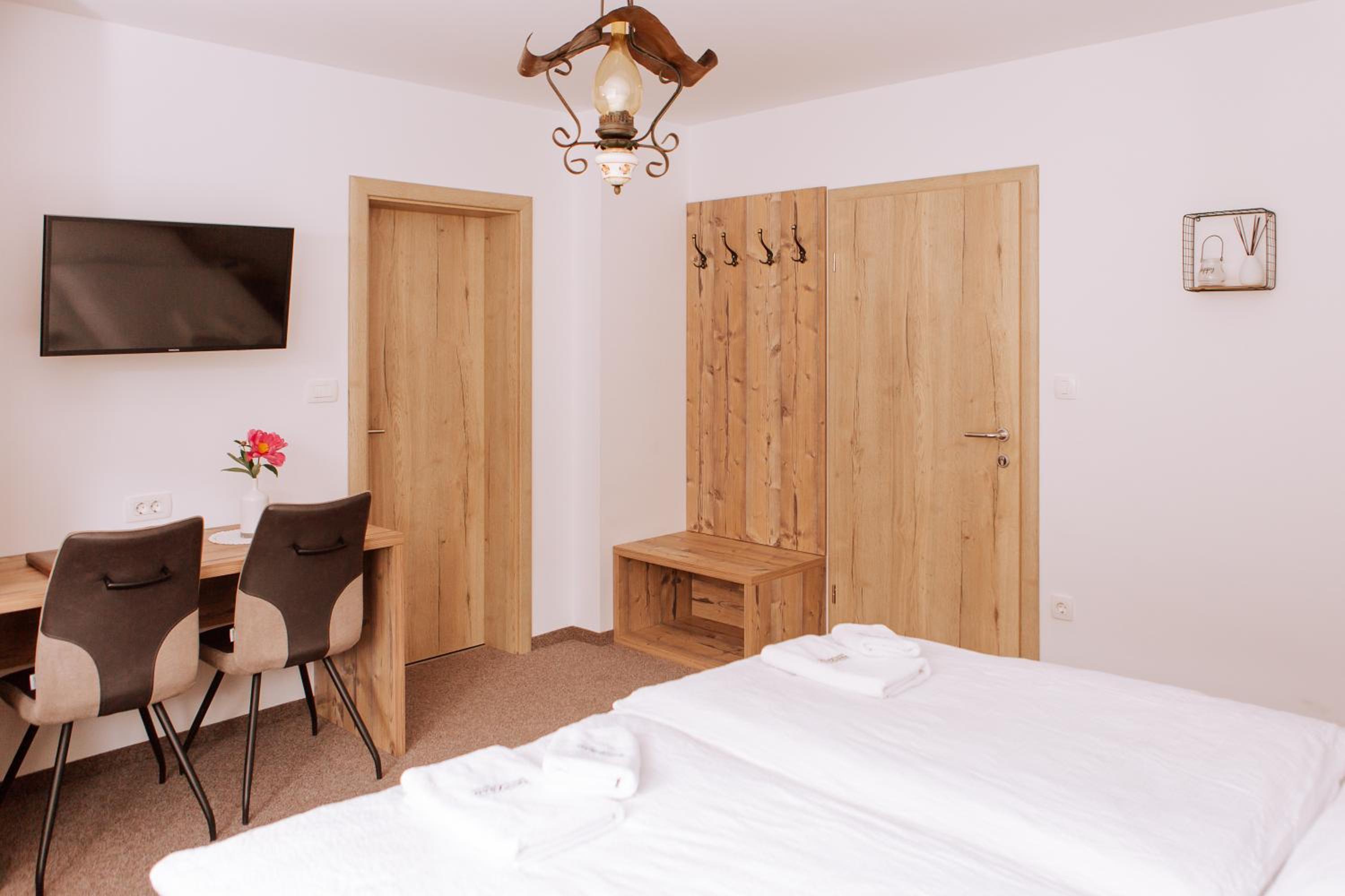 Double Room - Photo 3