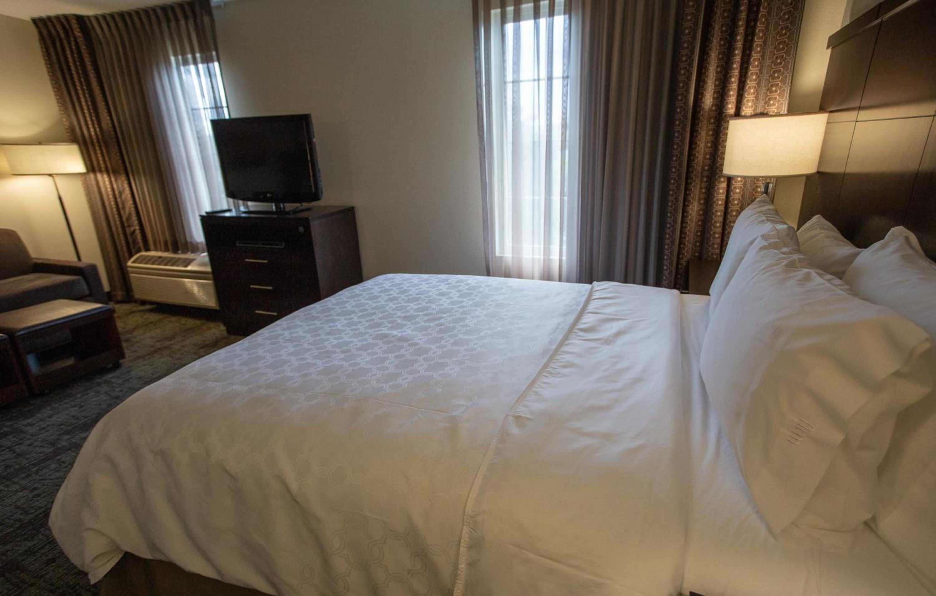 Two-Bedroom Suite - Photo 2