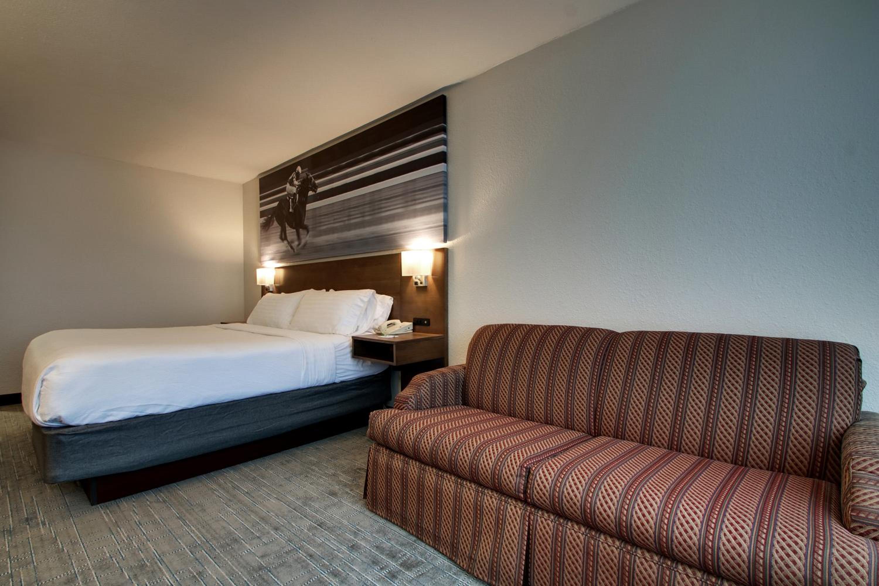 Deluxe King Room - Non-Smoking photo 3