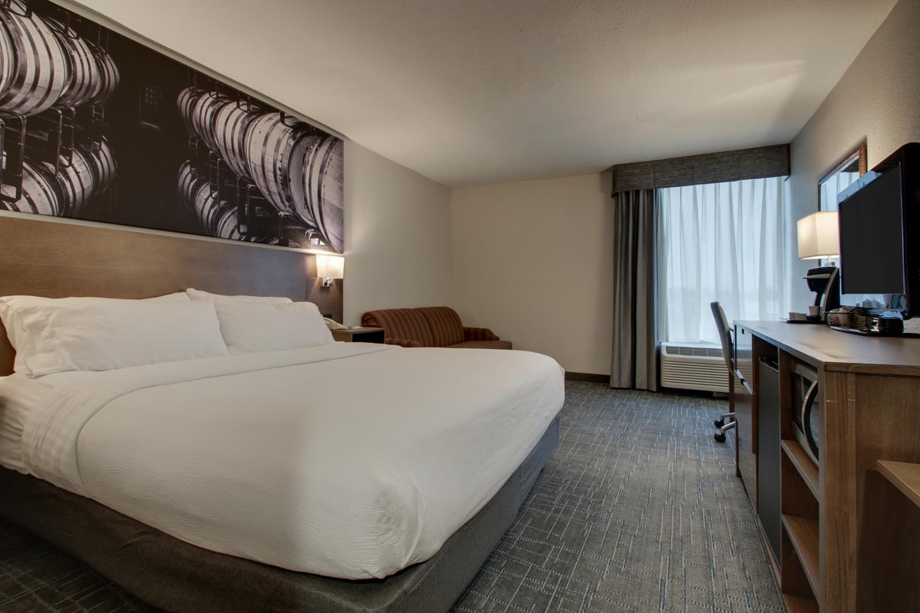 Deluxe King Room - Non-Smoking photo 1