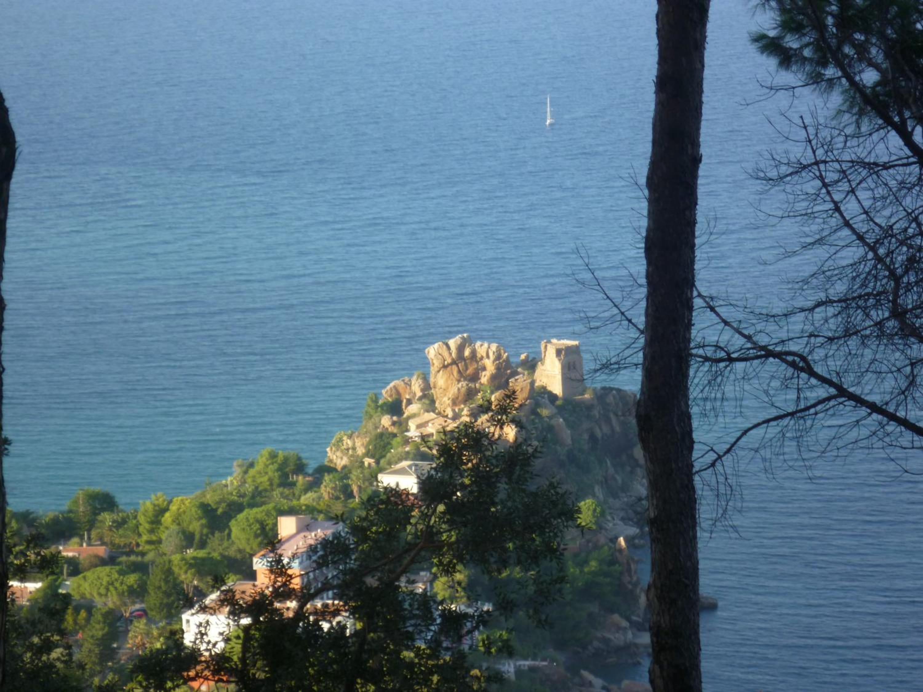Double or Twin Room with Sea View photo 3