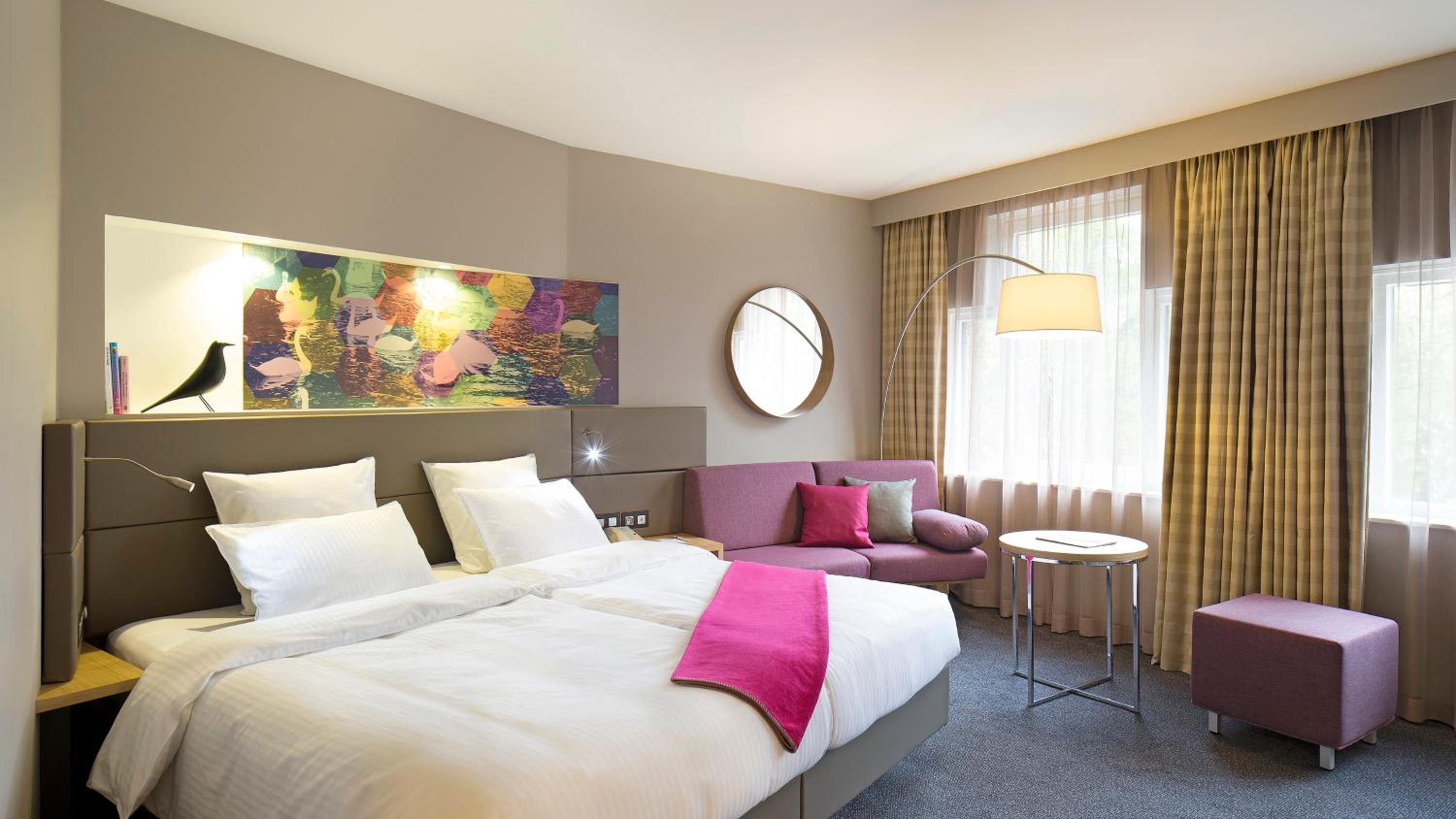 Standard King Room with City View