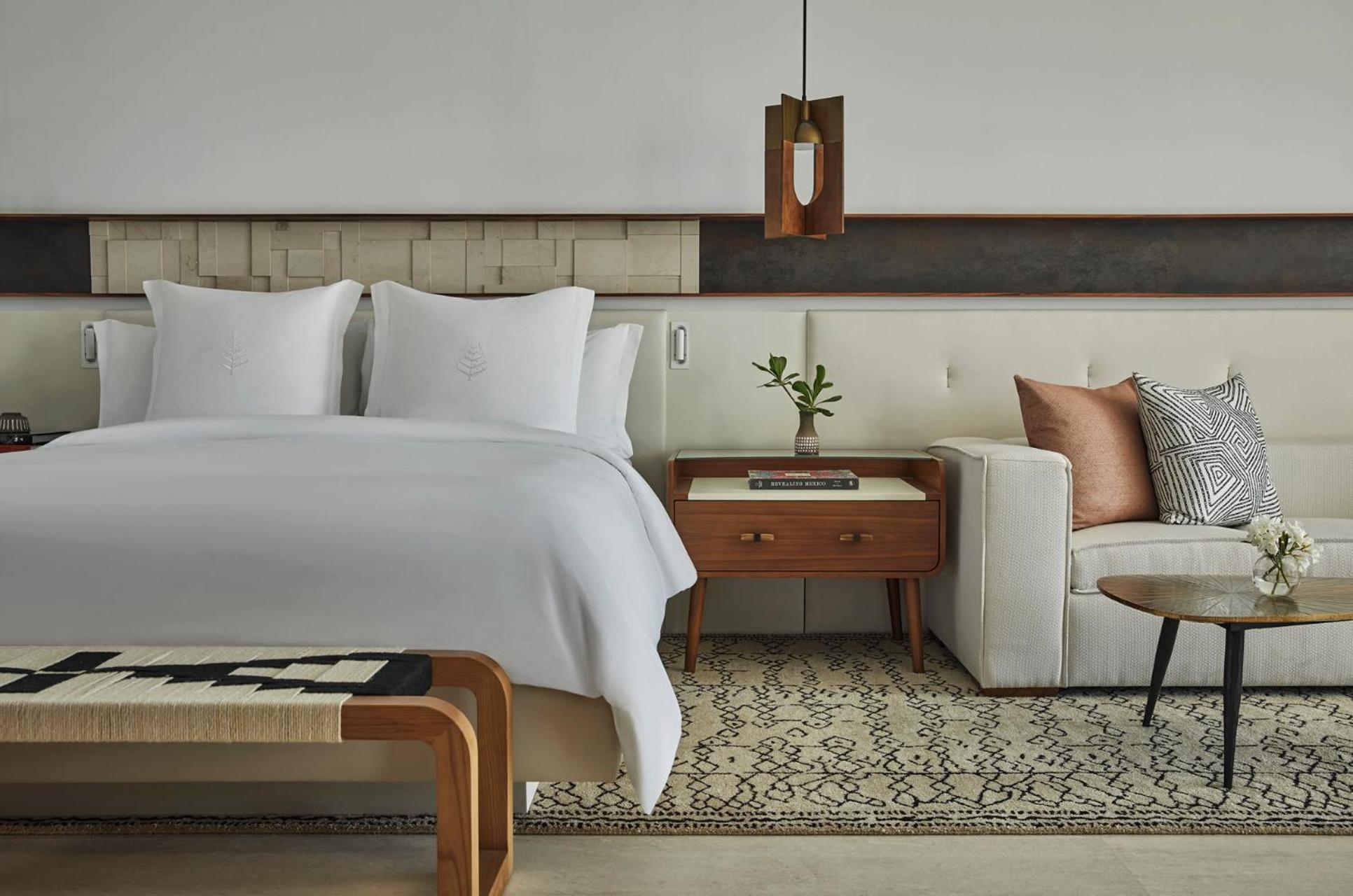 King Room with One King Bed (Non Smoking) photo 3