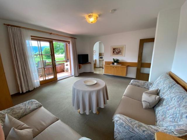 One-Bedroom Apartment with Balcony 6 photo 3