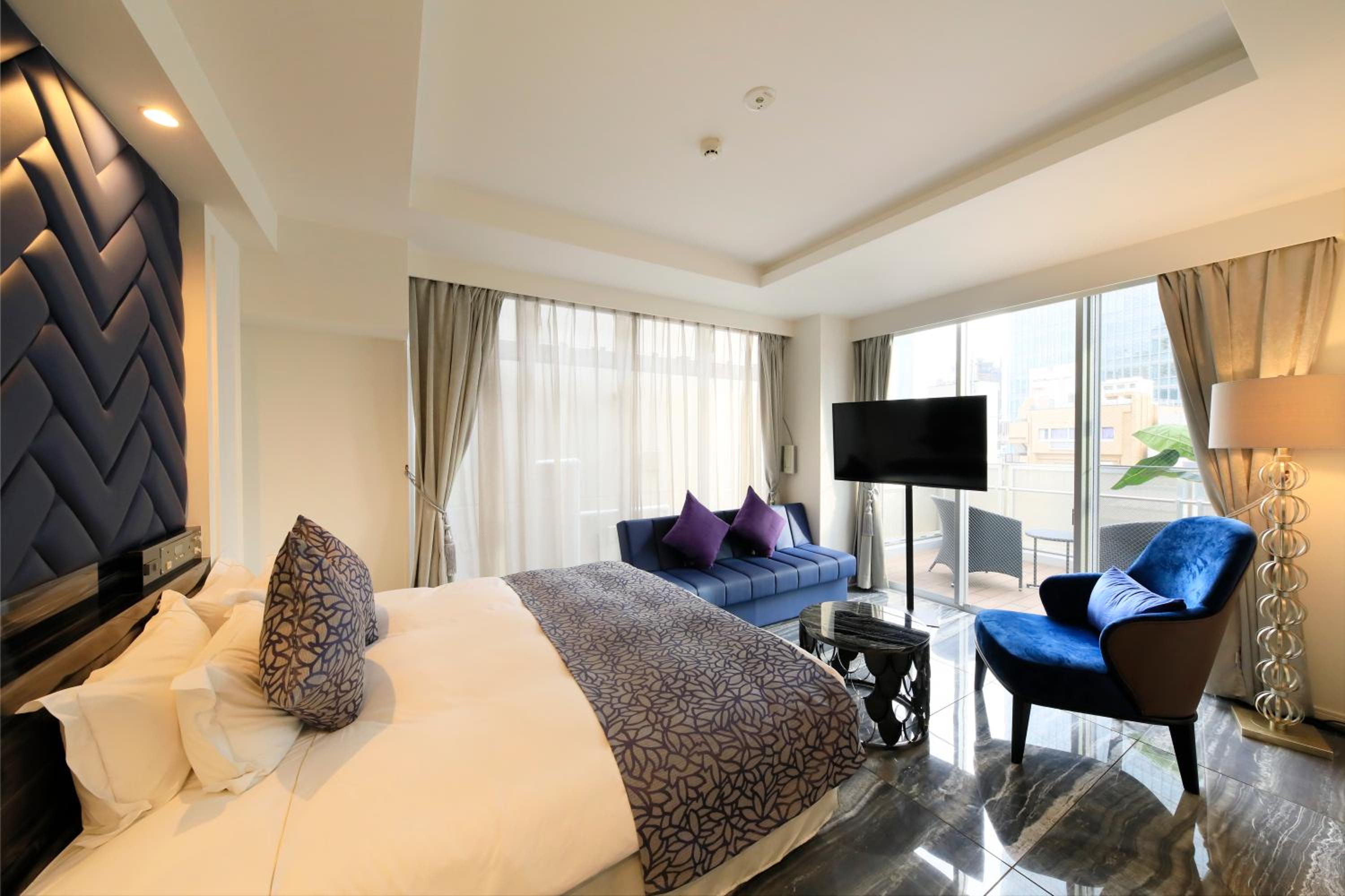 Superior King Room with Balcony - Non-Smoking - Annex photo 1