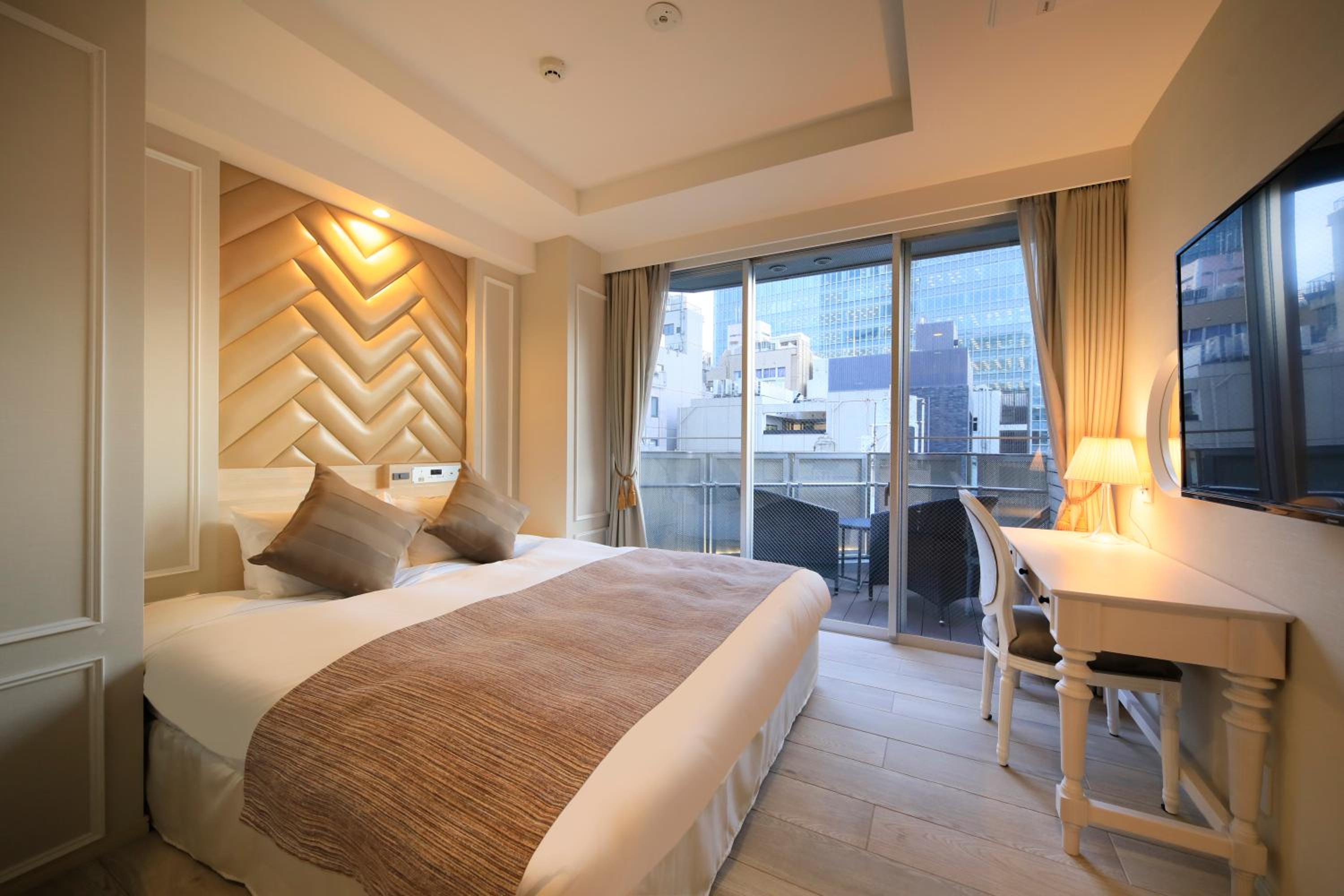 Standard King Room with Balcony - Non-Smoking - Annex photo 1