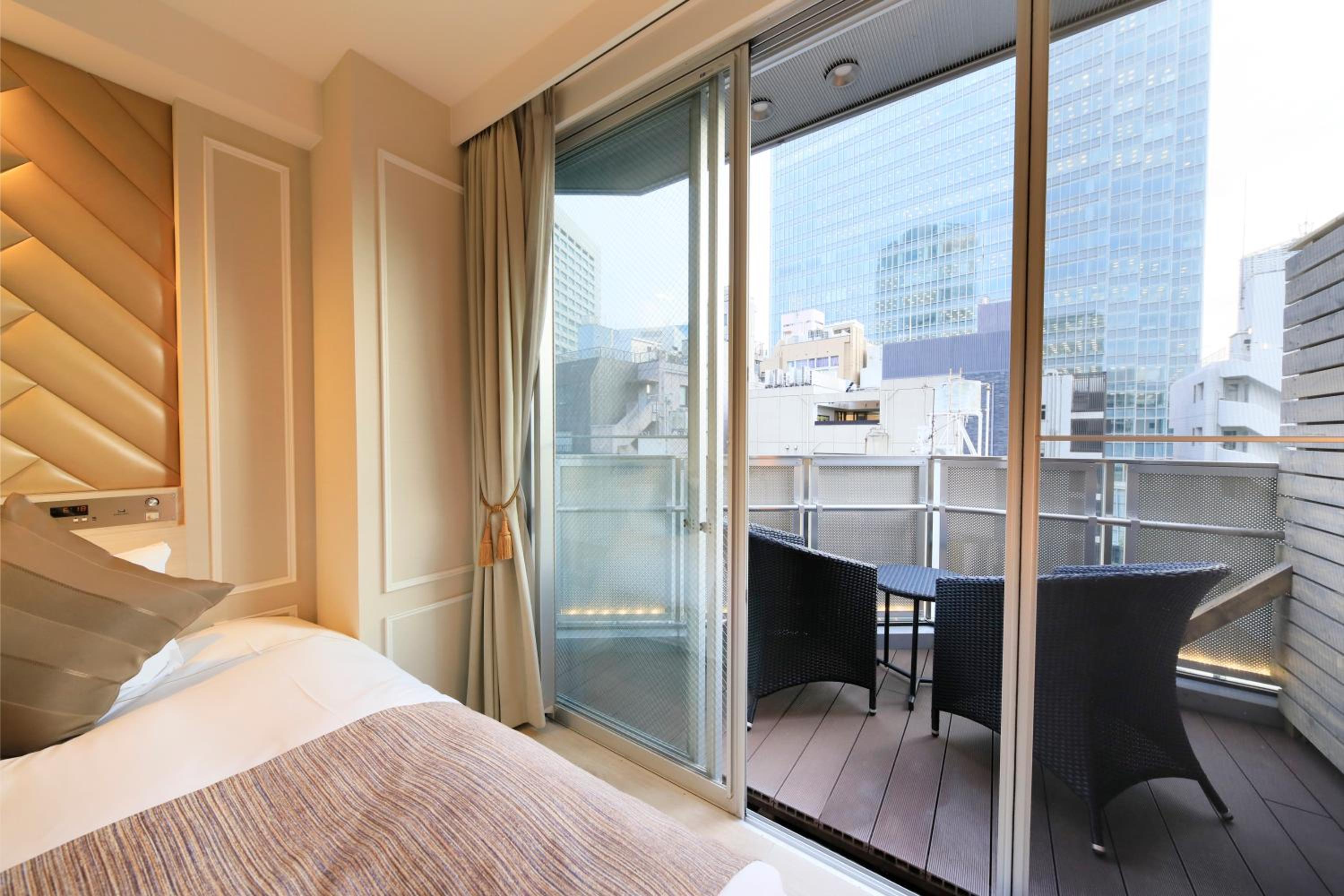 Standard King Room with Balcony - Non-Smoking - Annex photo 2