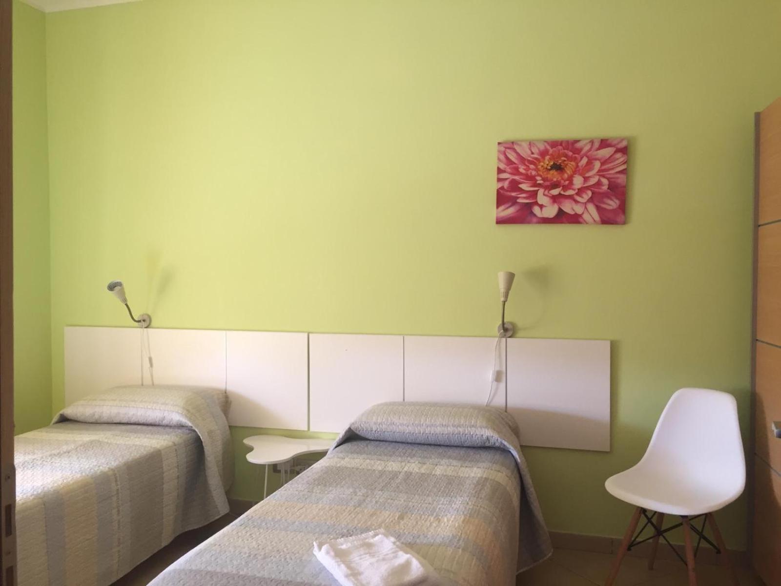 Apartment with Mountain View - Photo 3