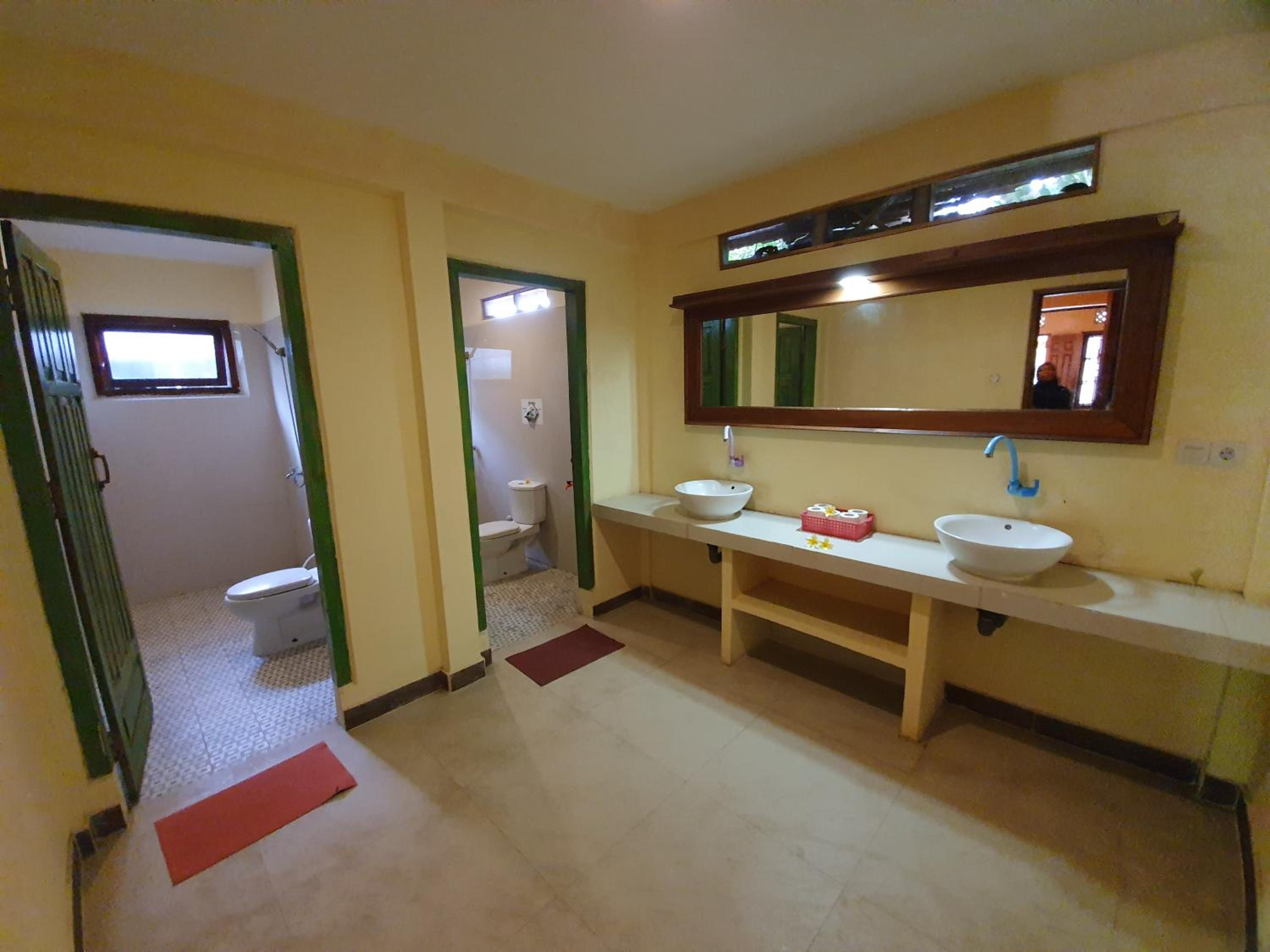 Bed in 10-Bed Mixed Dormitory Room photo 2