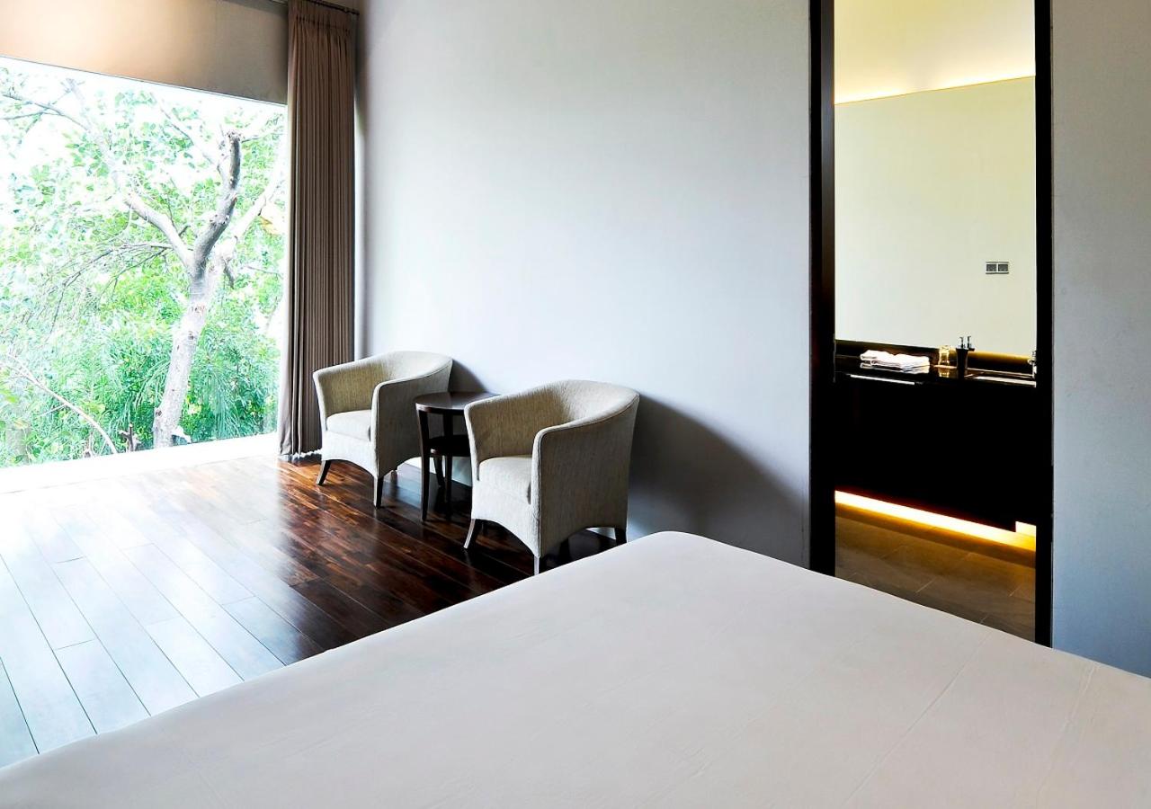 Three-Bedroom Villa - Photo 4