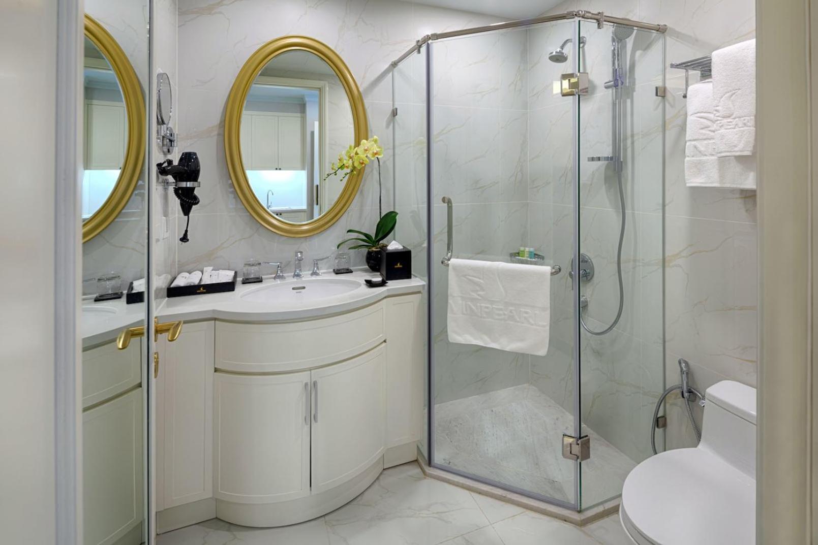 Studio City View King Bed - Free Jjimjilbang tickets