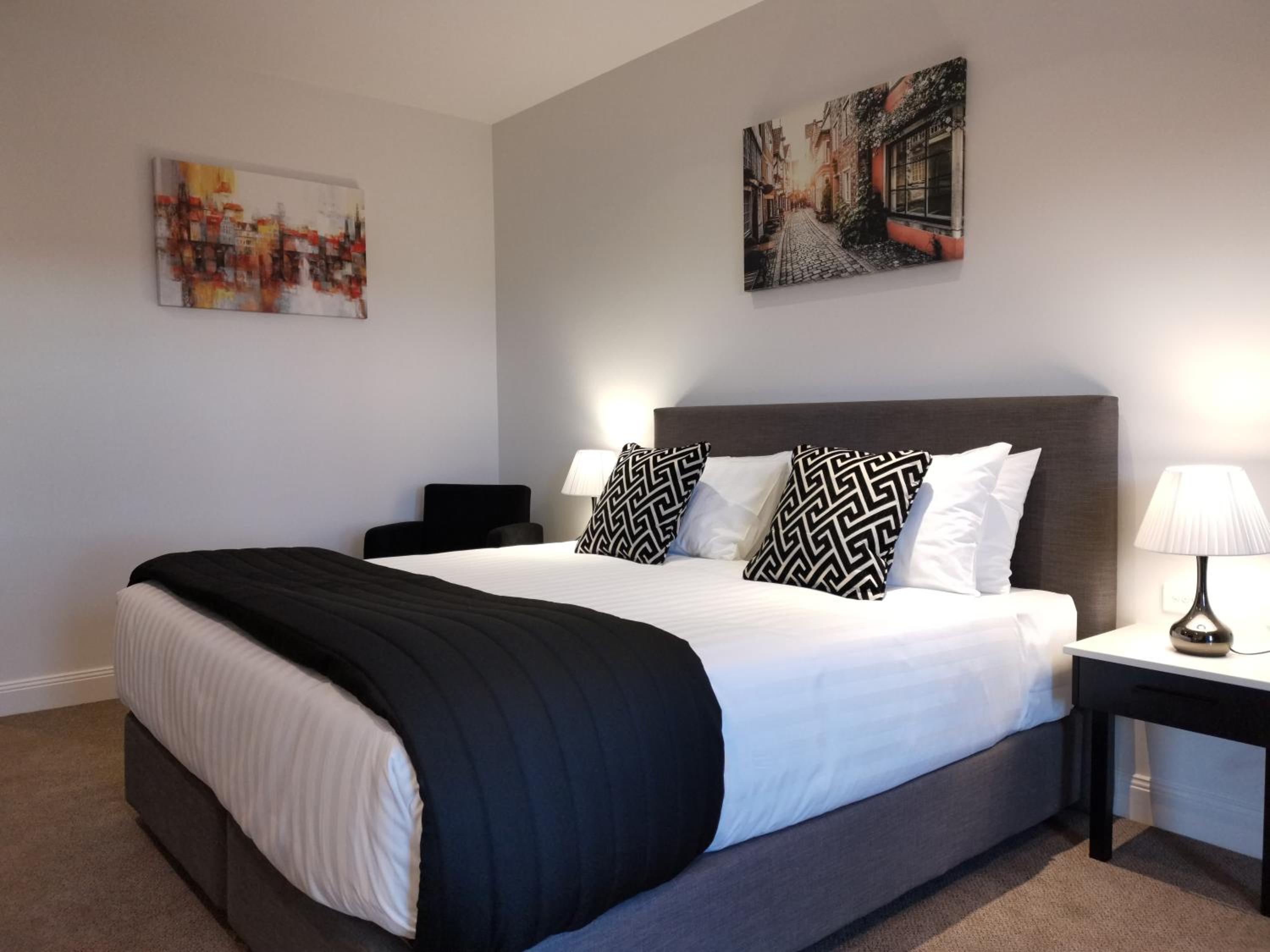 Deluxe King Room - Photo 1