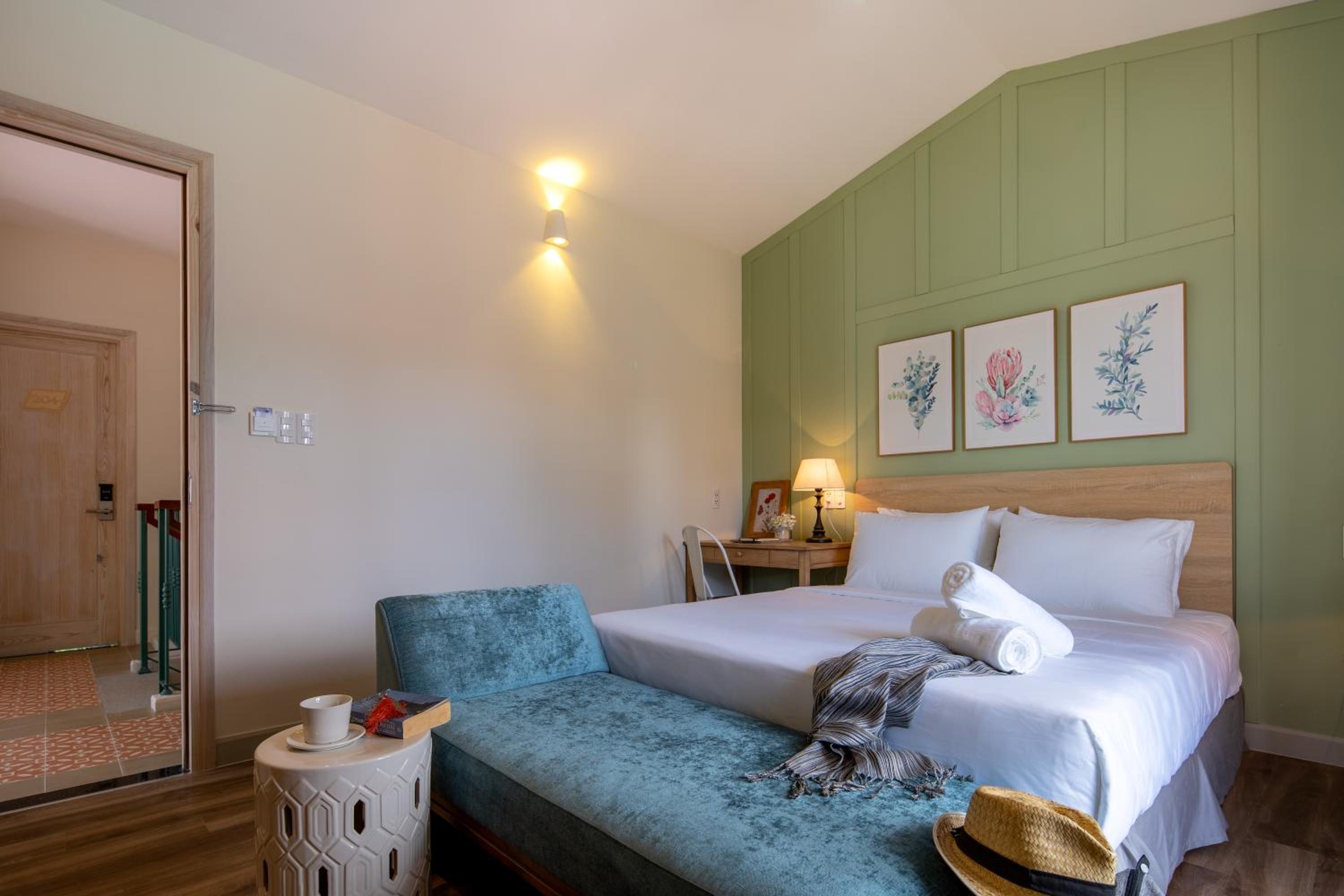 Suite with Garden View - Photo 2