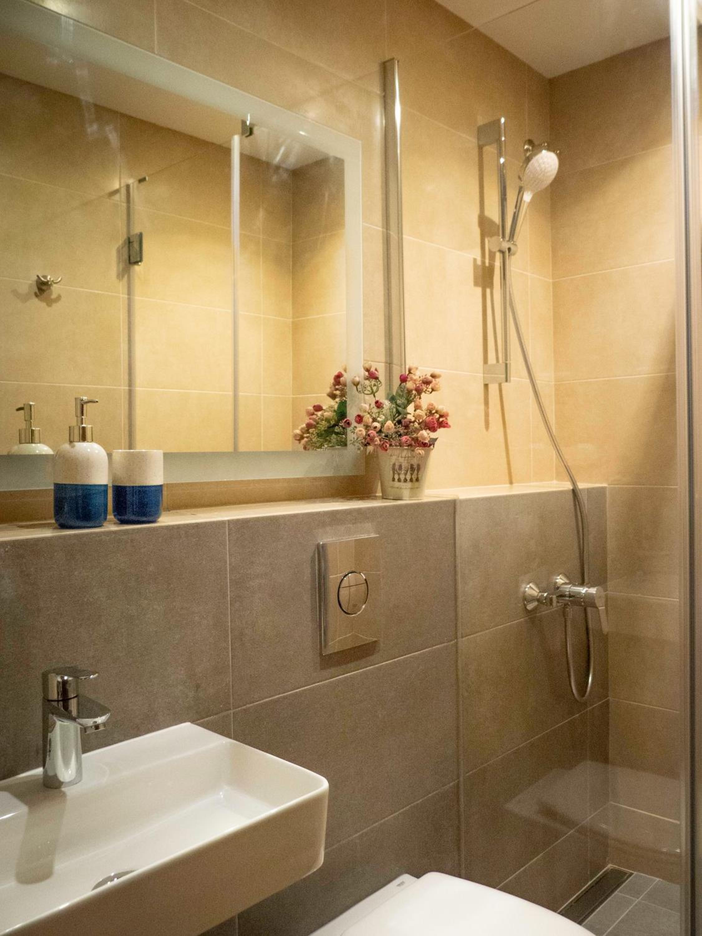 Double Room with private bathroom outside the room photo 2