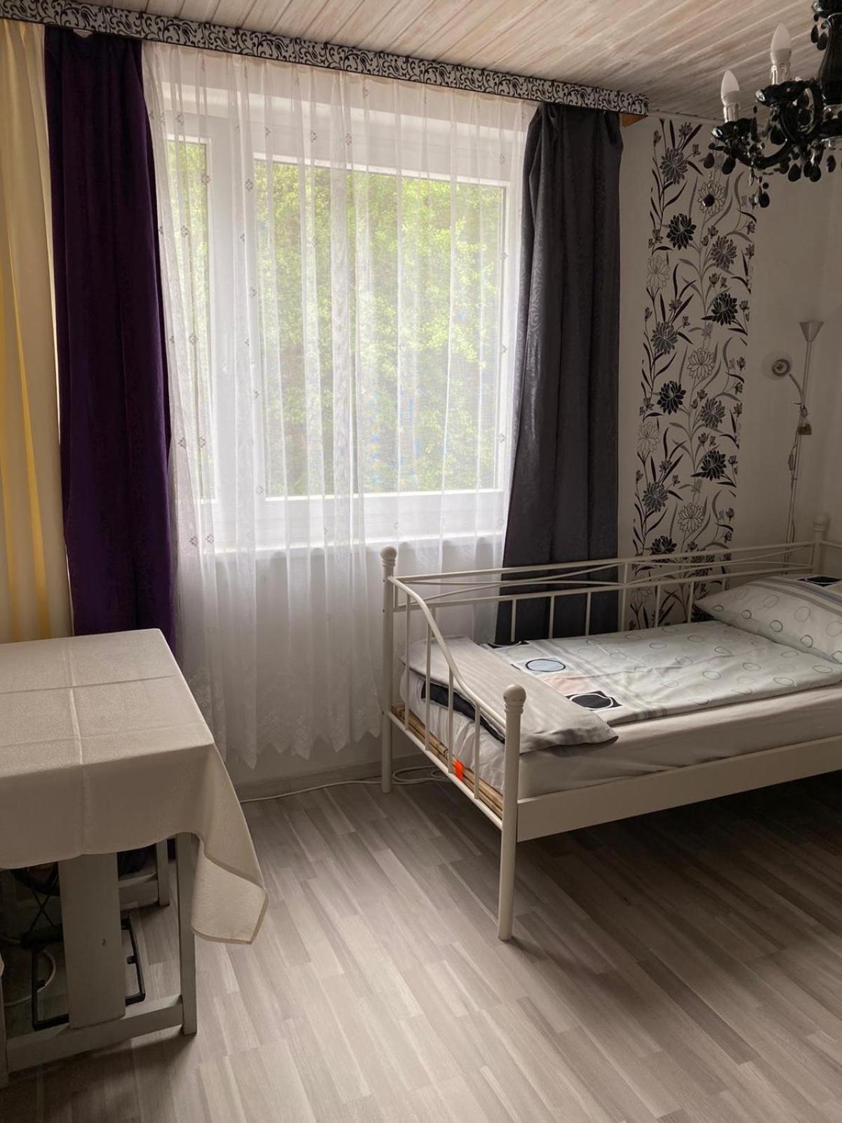 Single Room with Bathroom photo 2