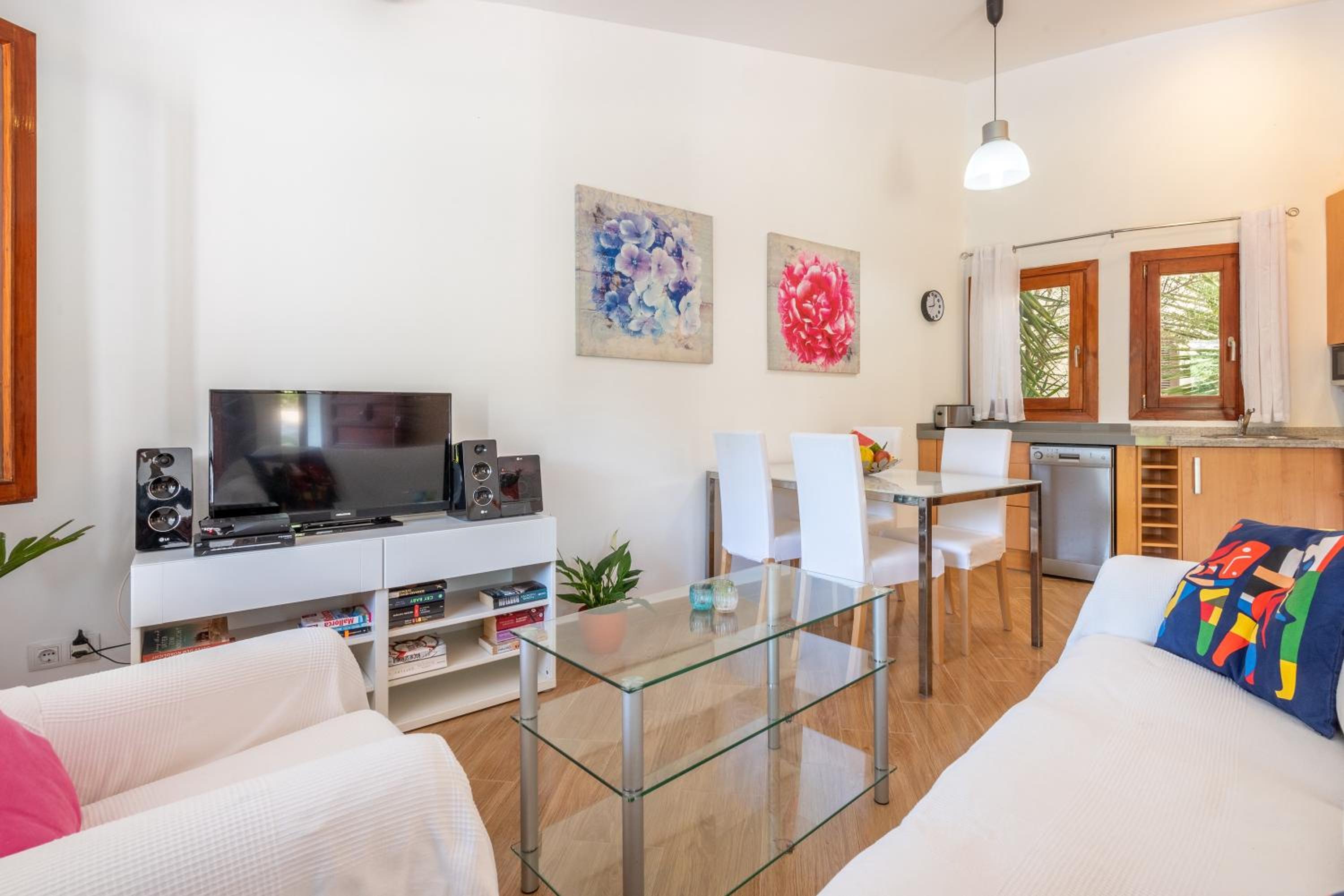 Two-Bedroom House - Photo 19