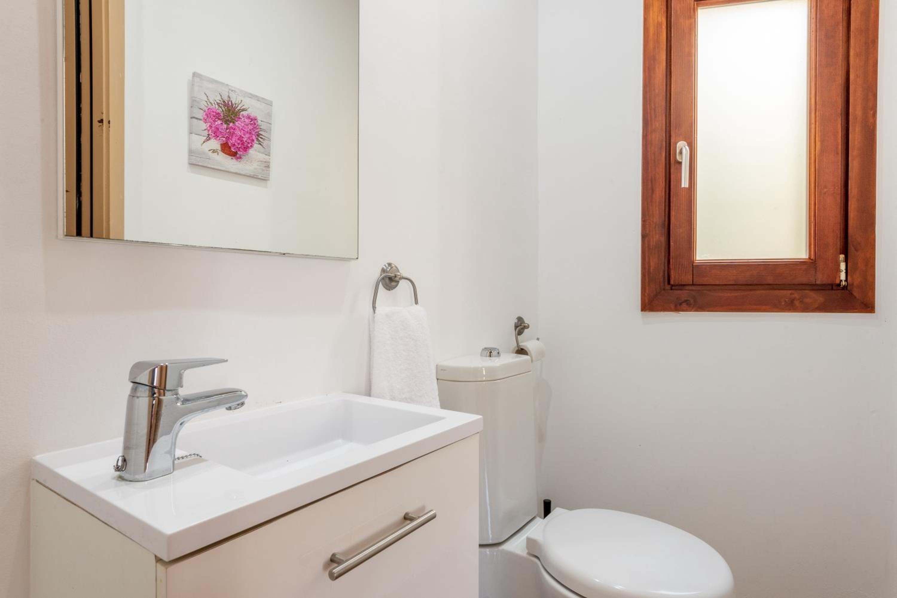 Two-Bedroom House - Photo 15