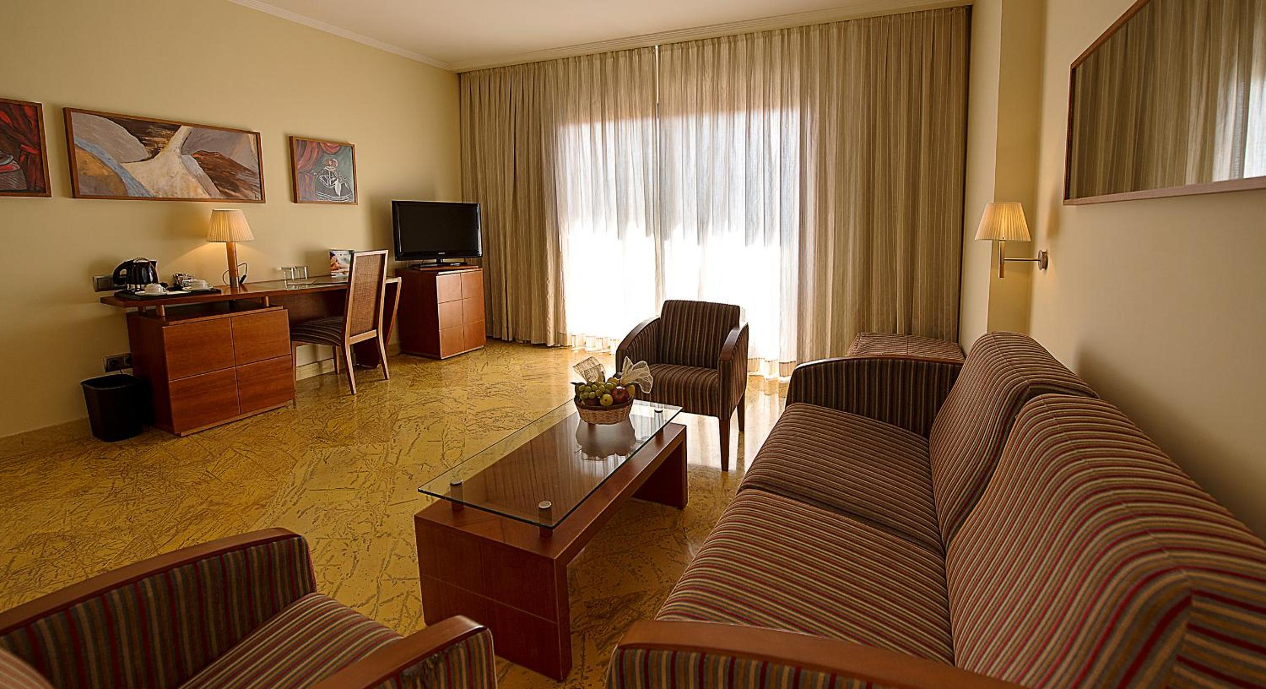Suite (2 Adults) photo 3