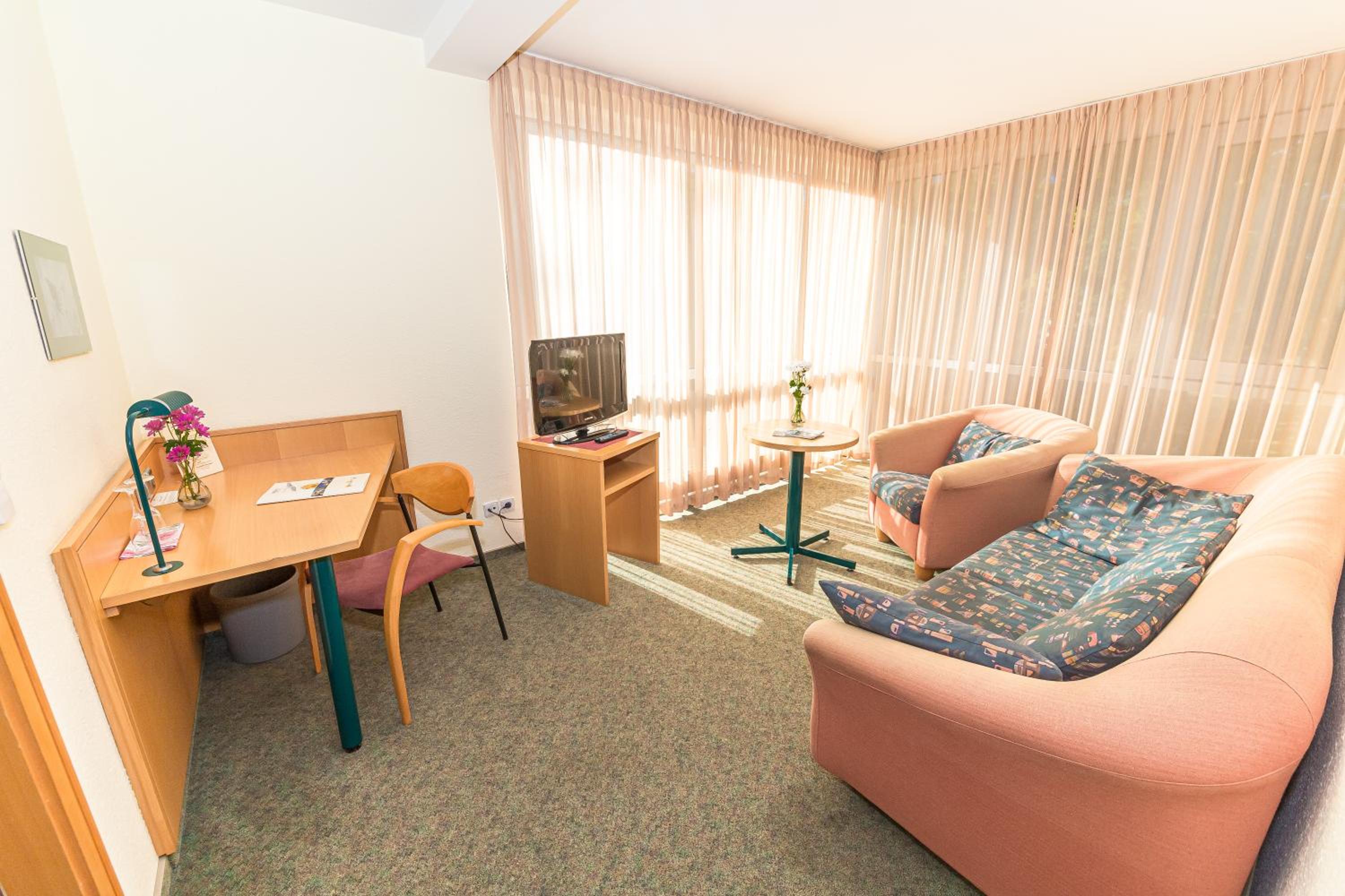 Family Room photo 3