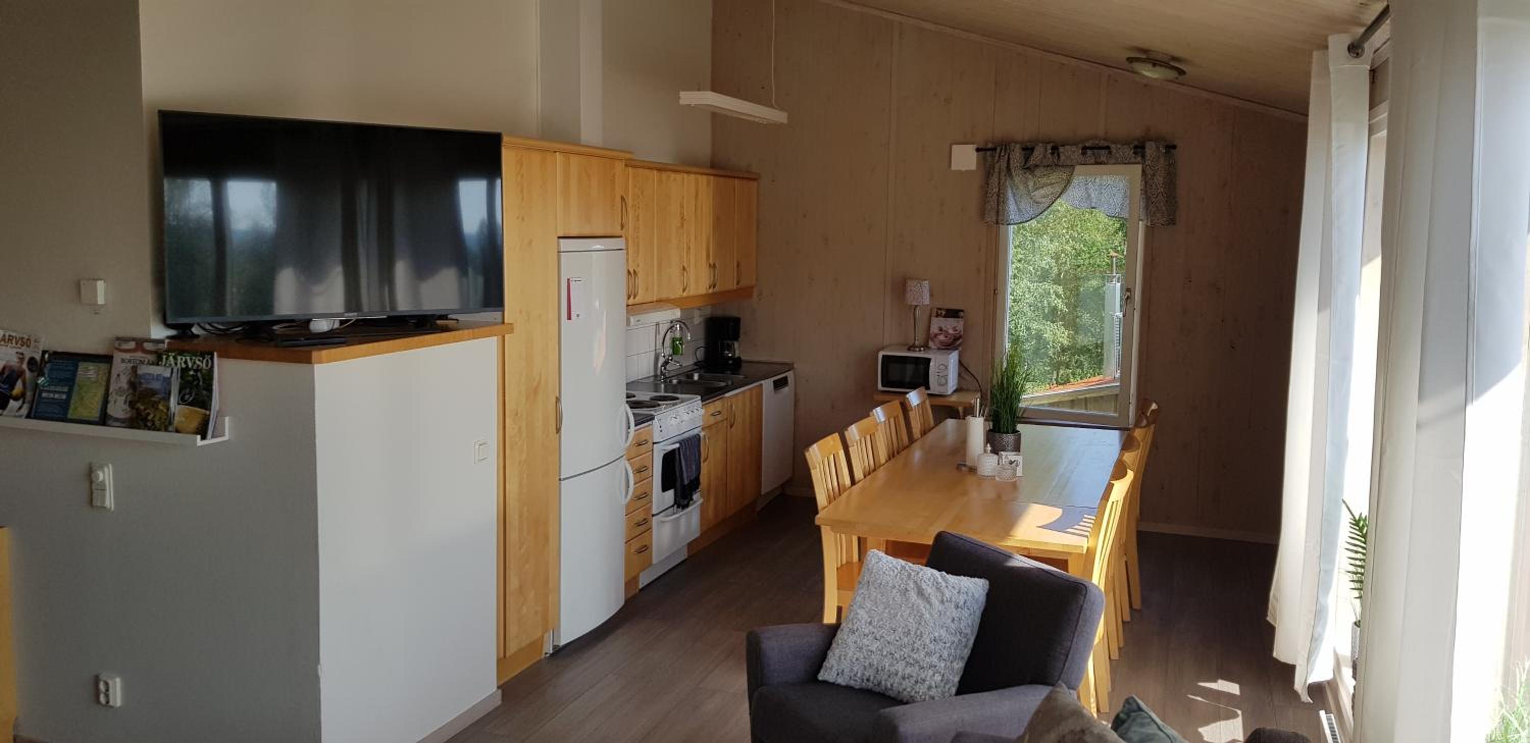 Three-Bedroom House - Photo 9