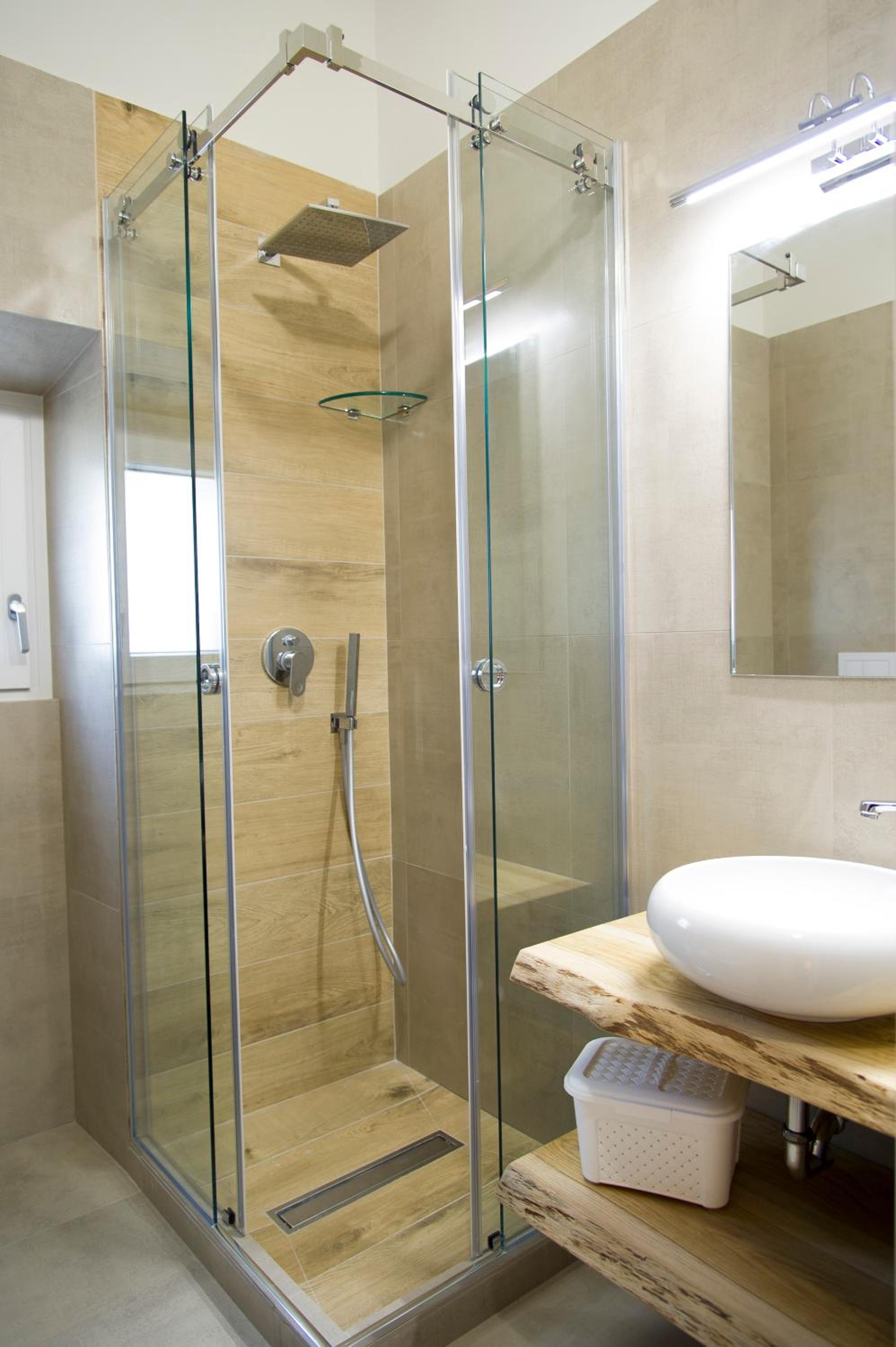 Double Room with Private Bathroom - Photo 7