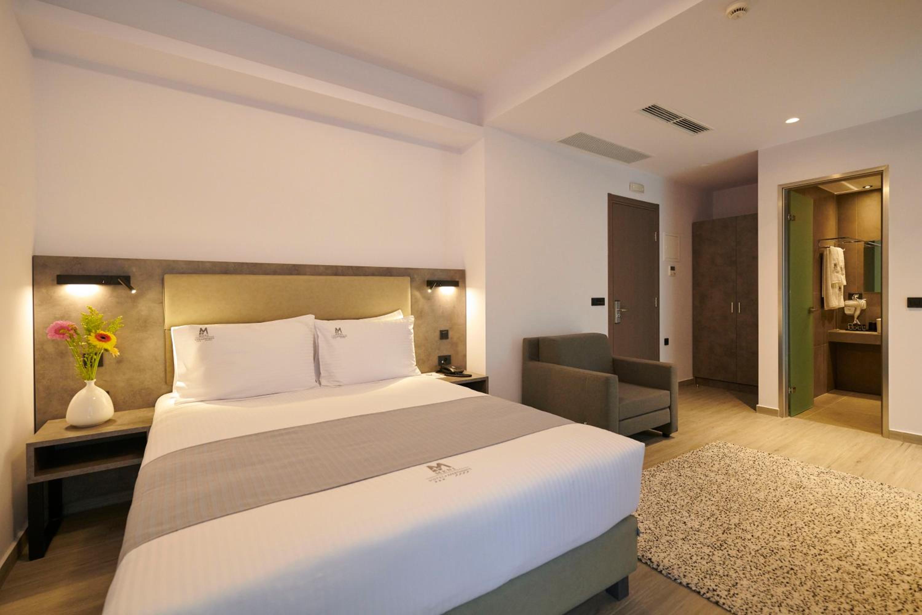 Superior Triple Room photo 2