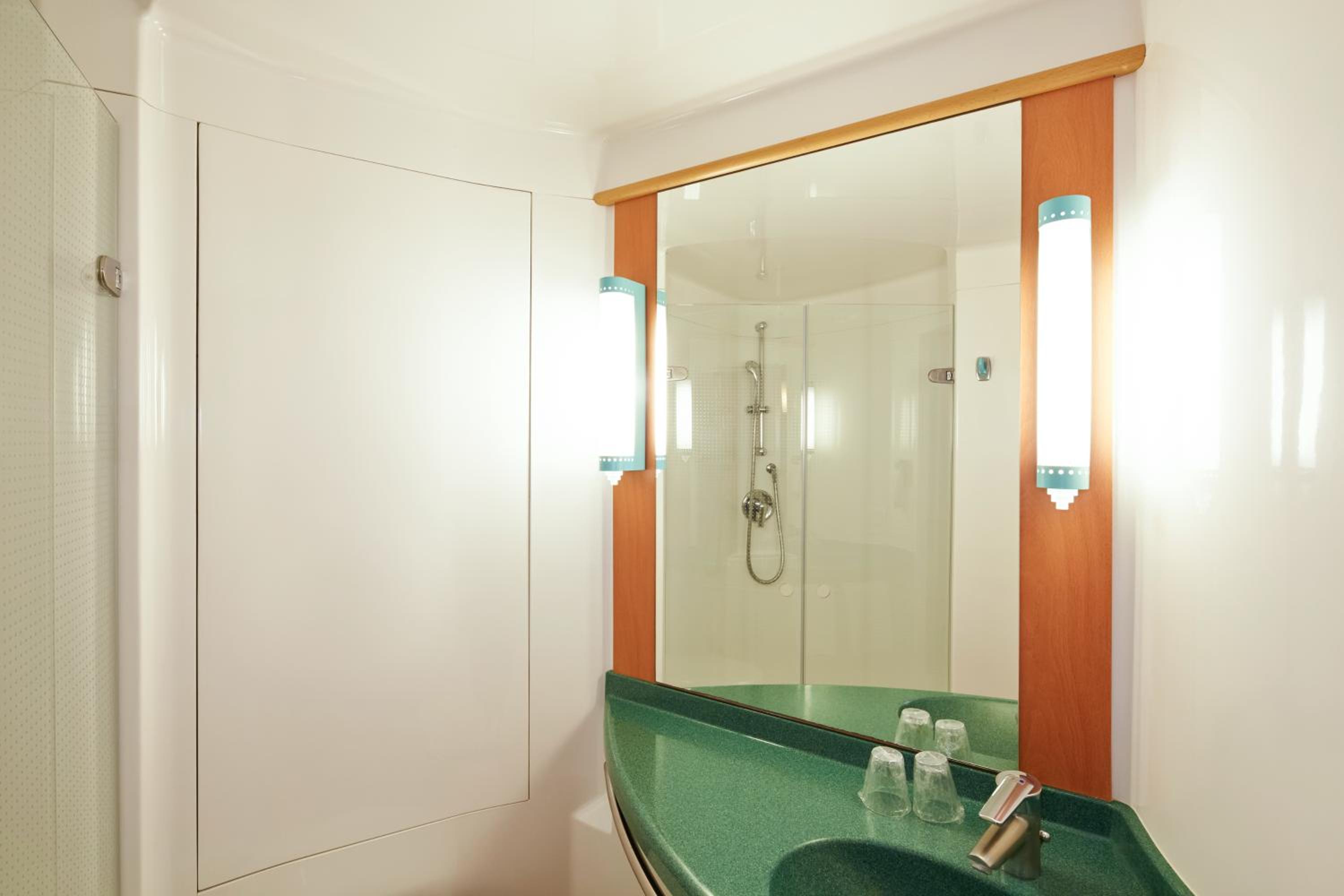 Double Room - Photo 6