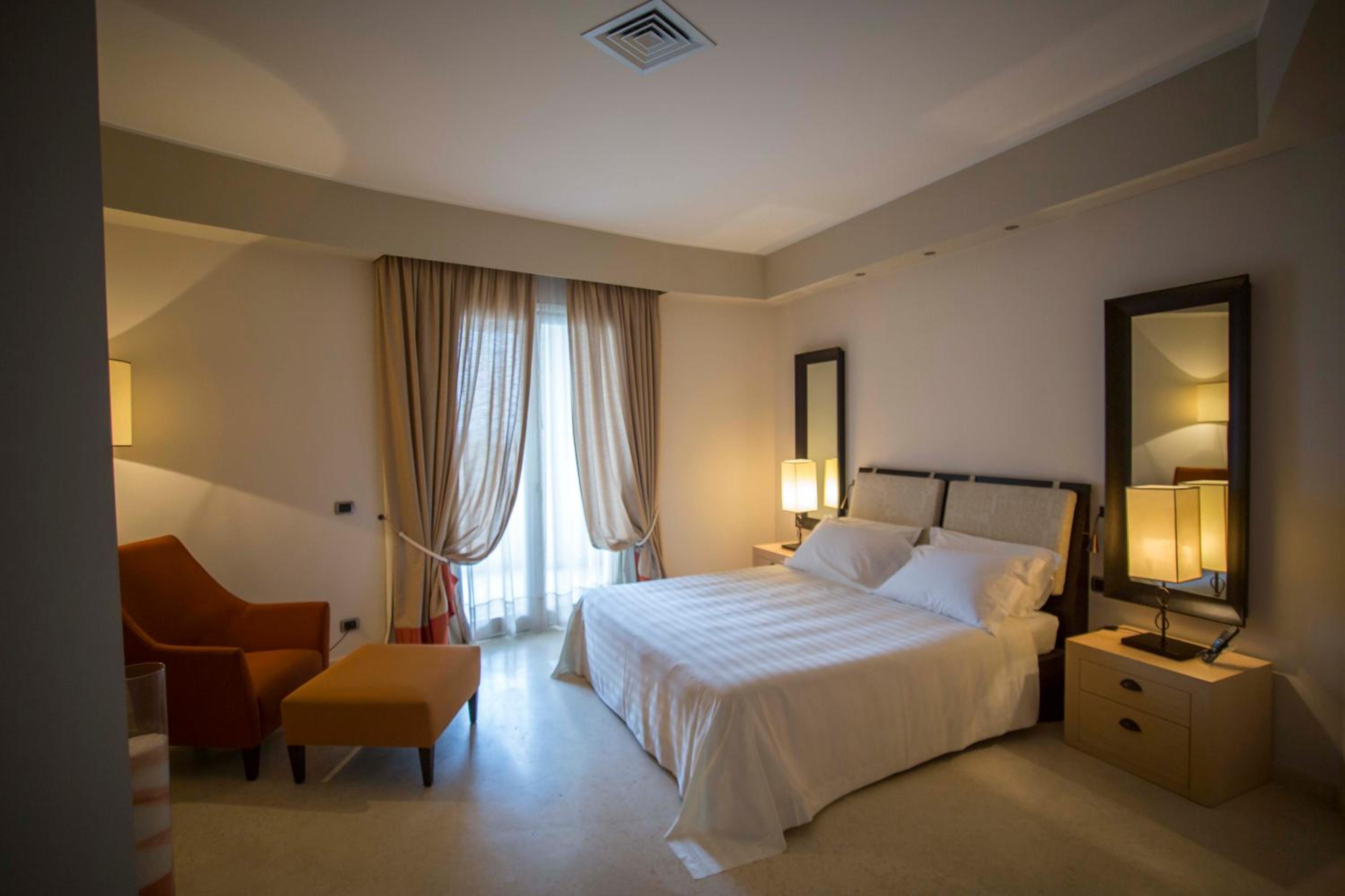 Standard Double Room - Photo 3