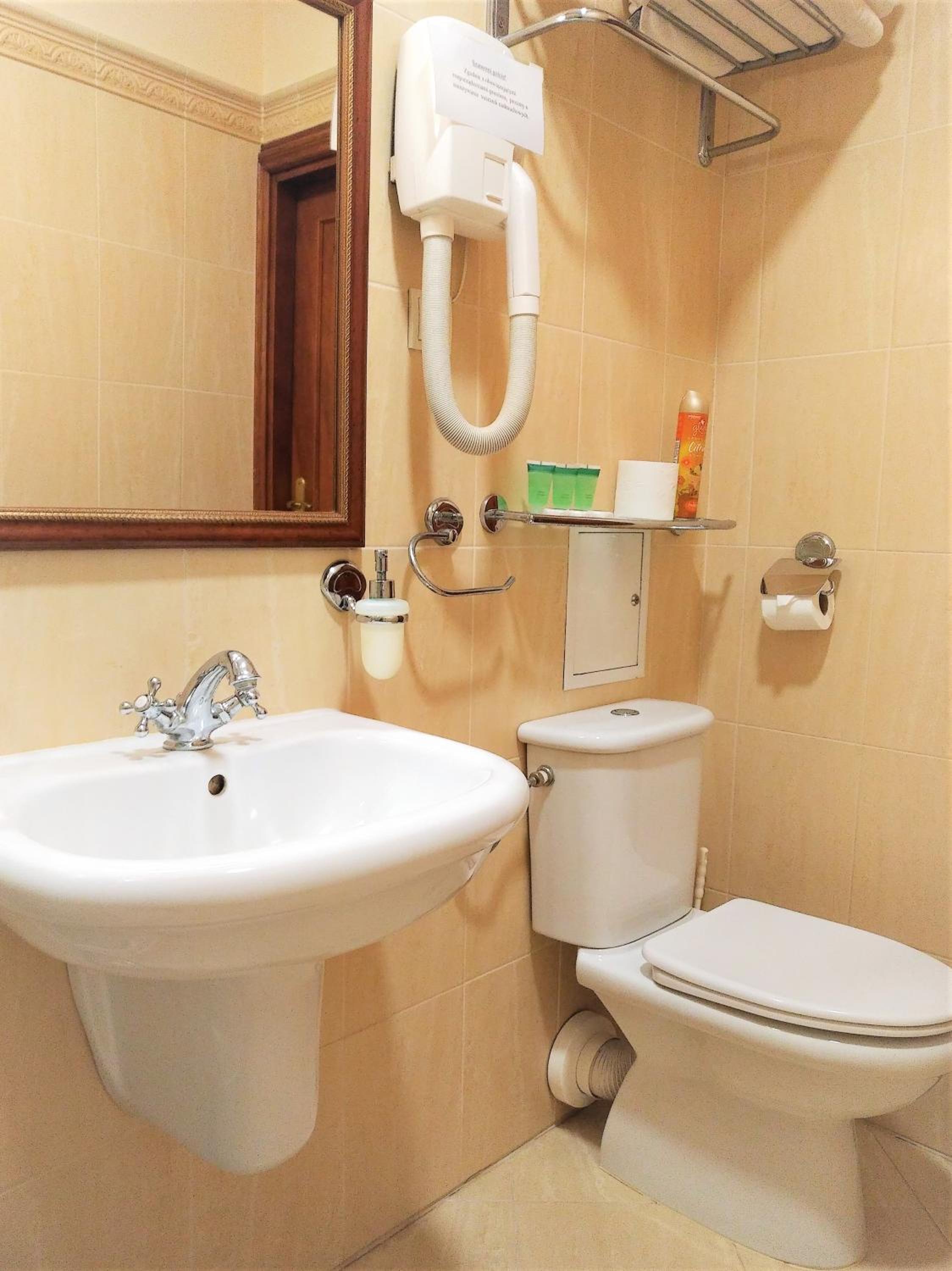 Deluxe Twin Room - Photo 2