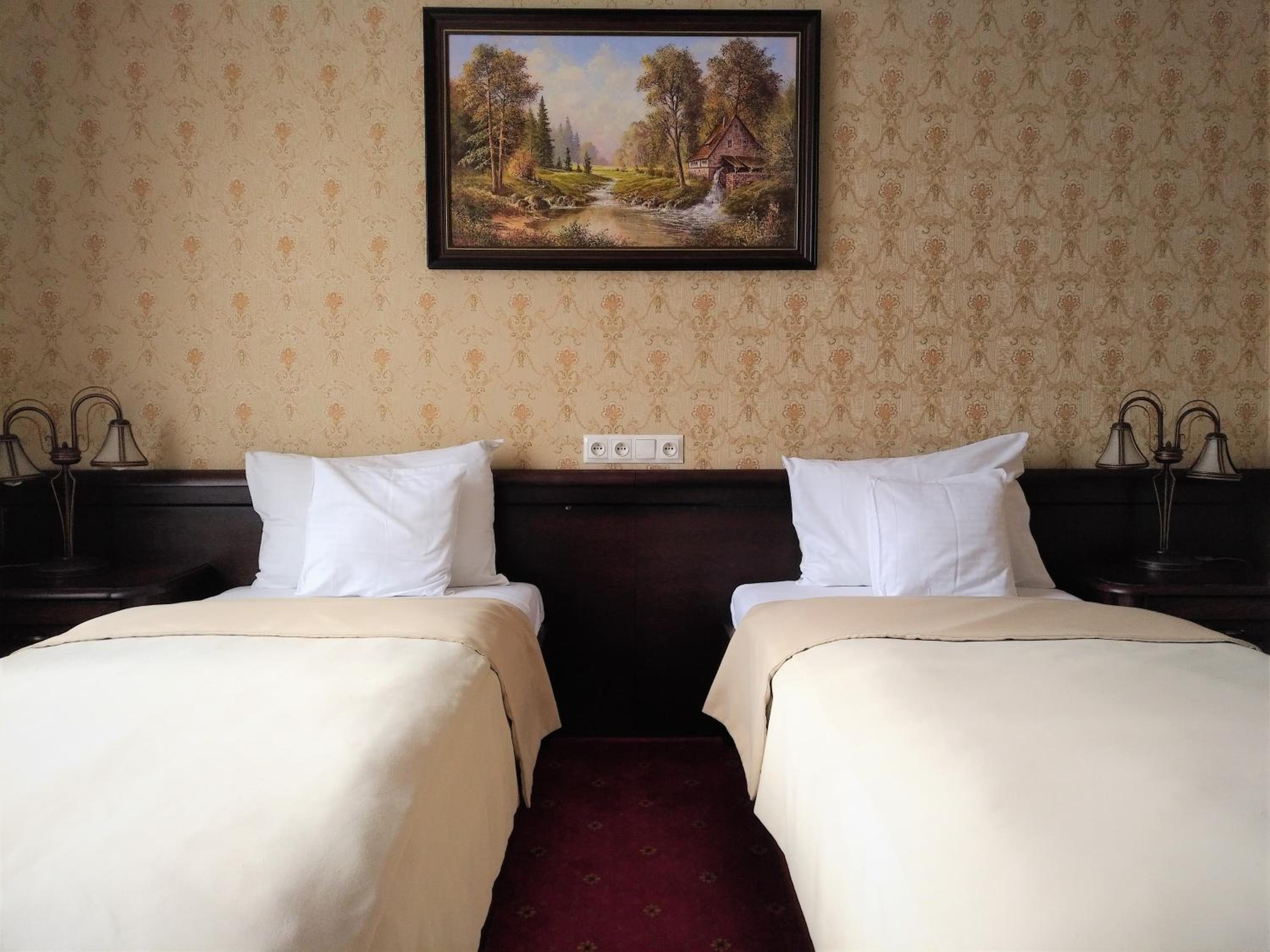 Twin Room - Photo 7