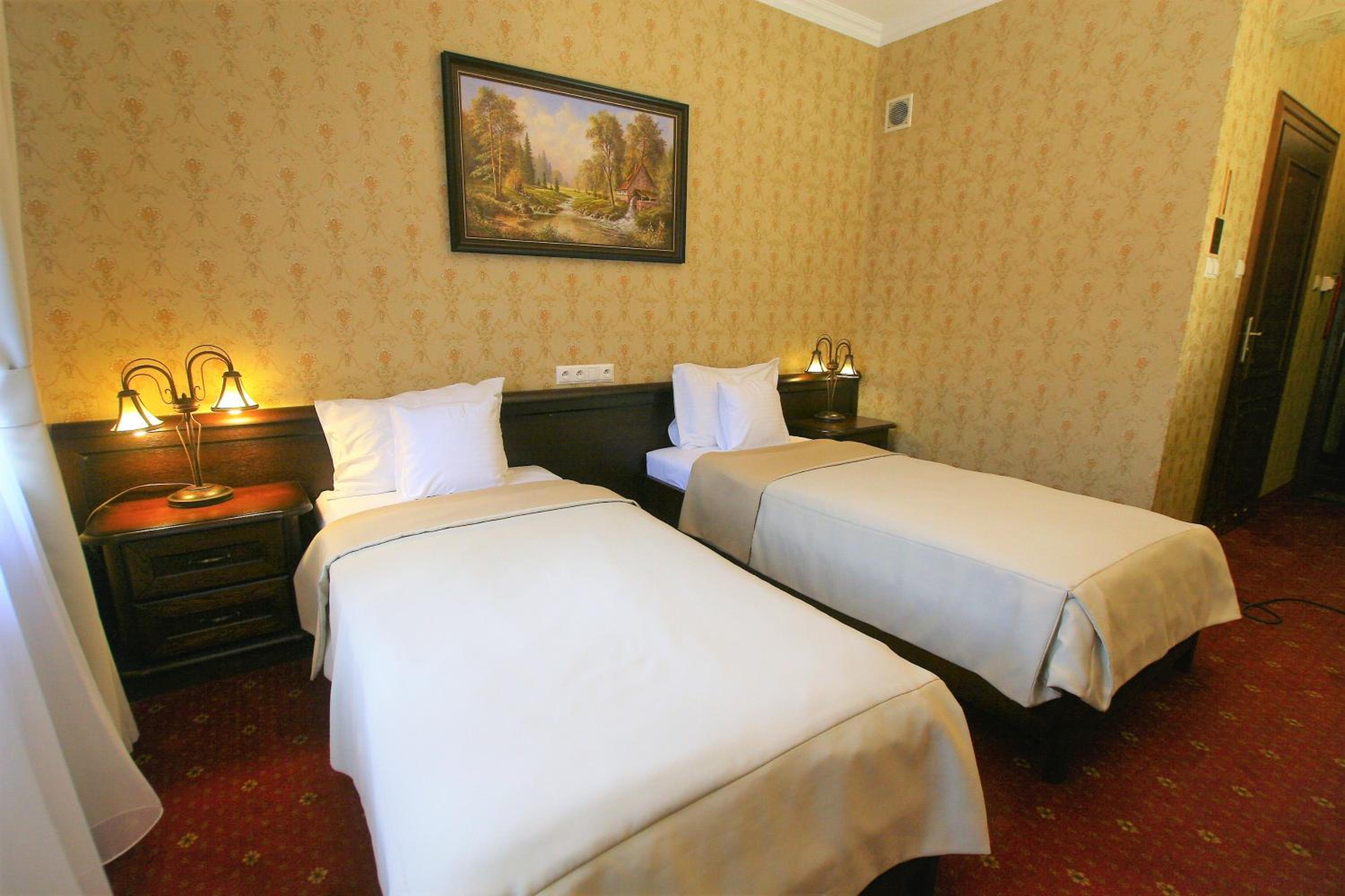 Twin Room - Photo 2
